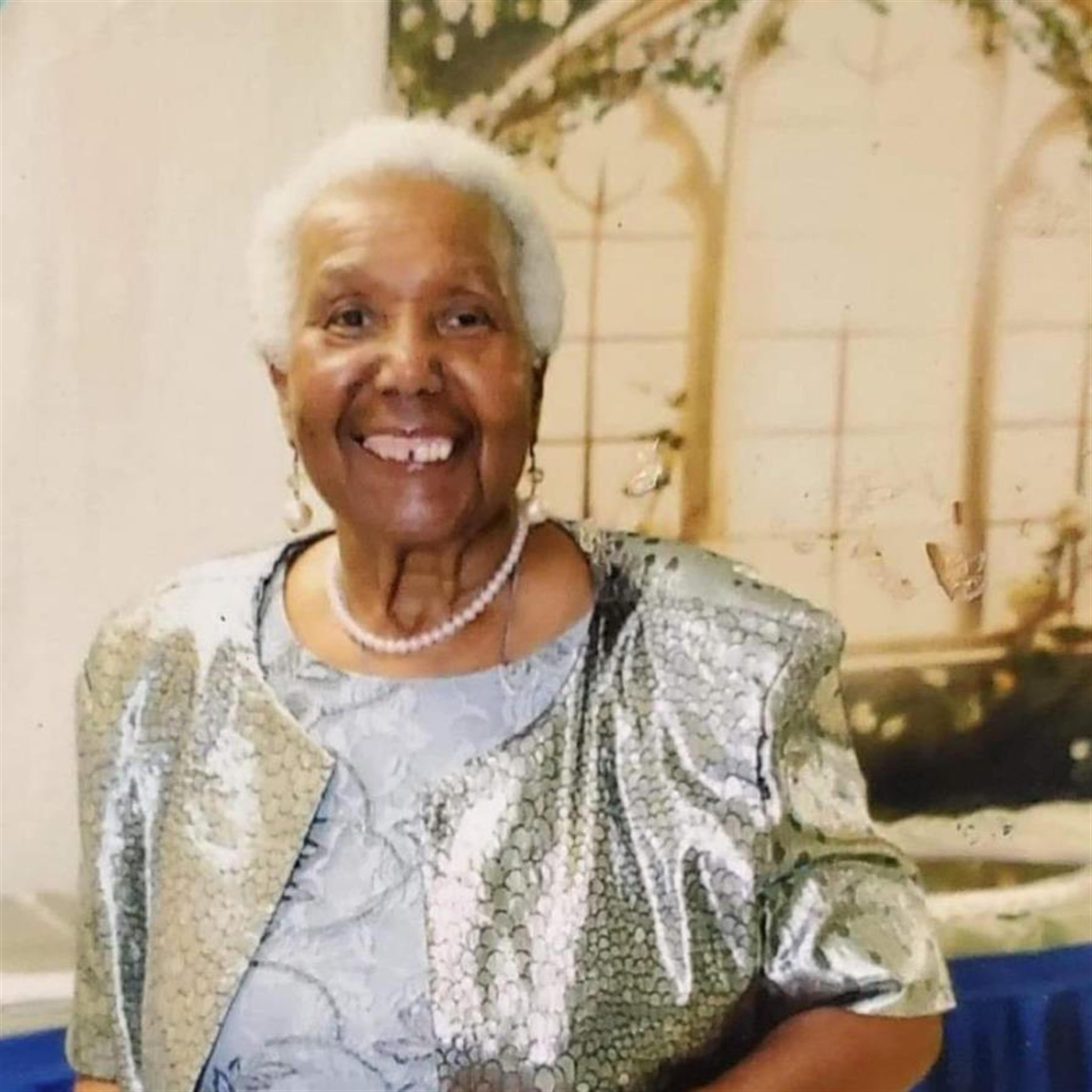 GINETTE ETIENNE