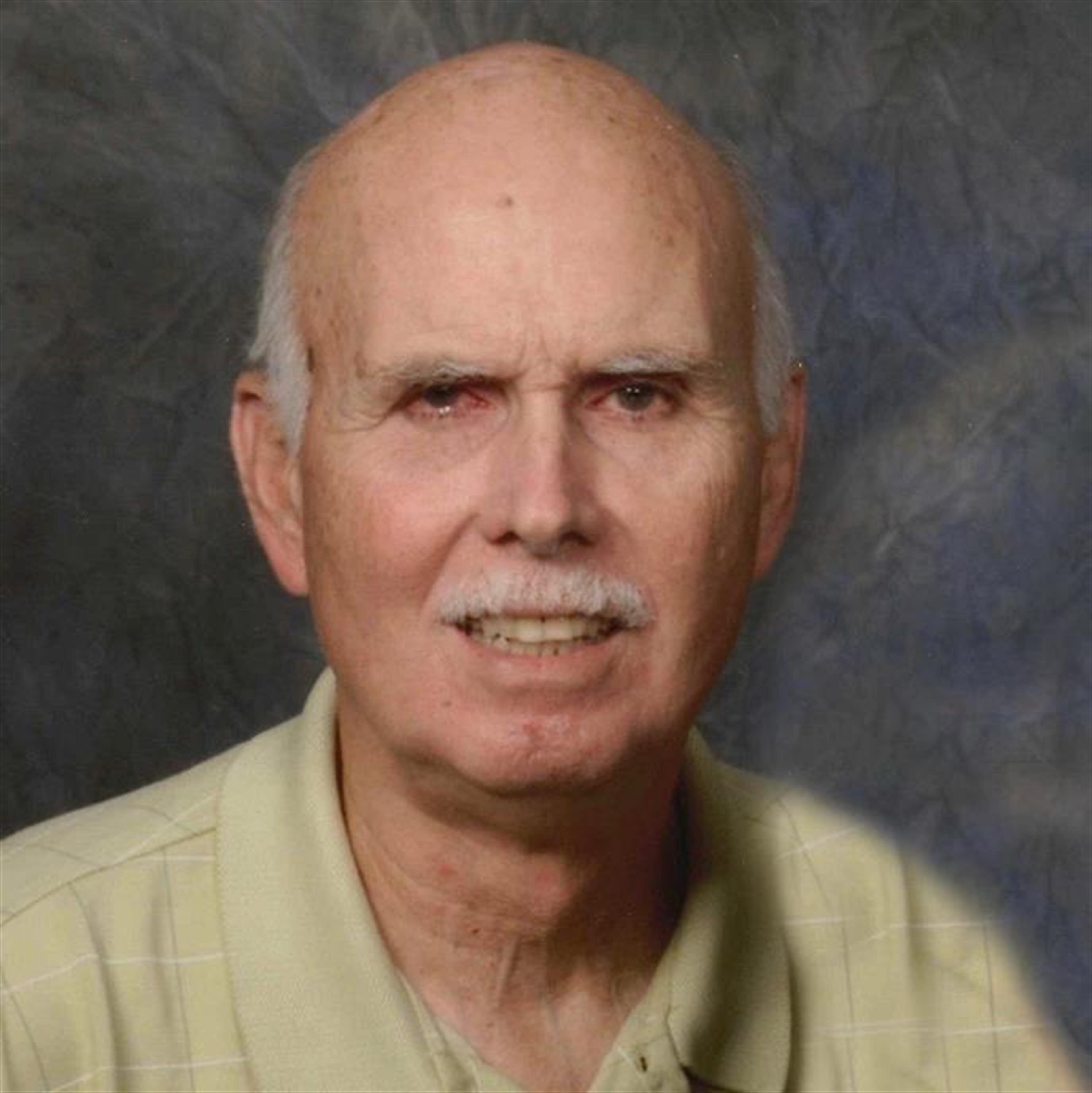 Lynn Howard DeGrow
