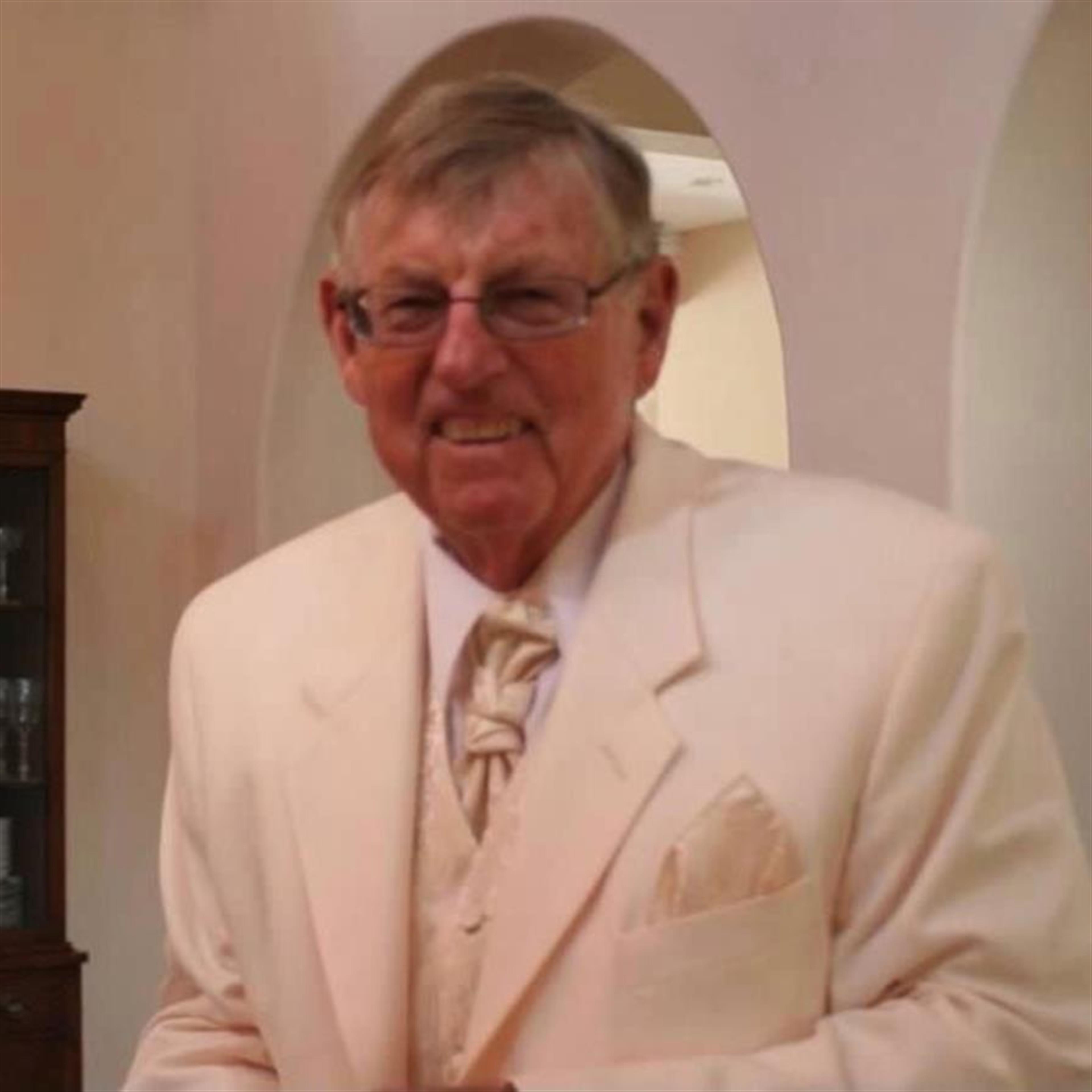 Lloyd Holt Jr's obituary picture