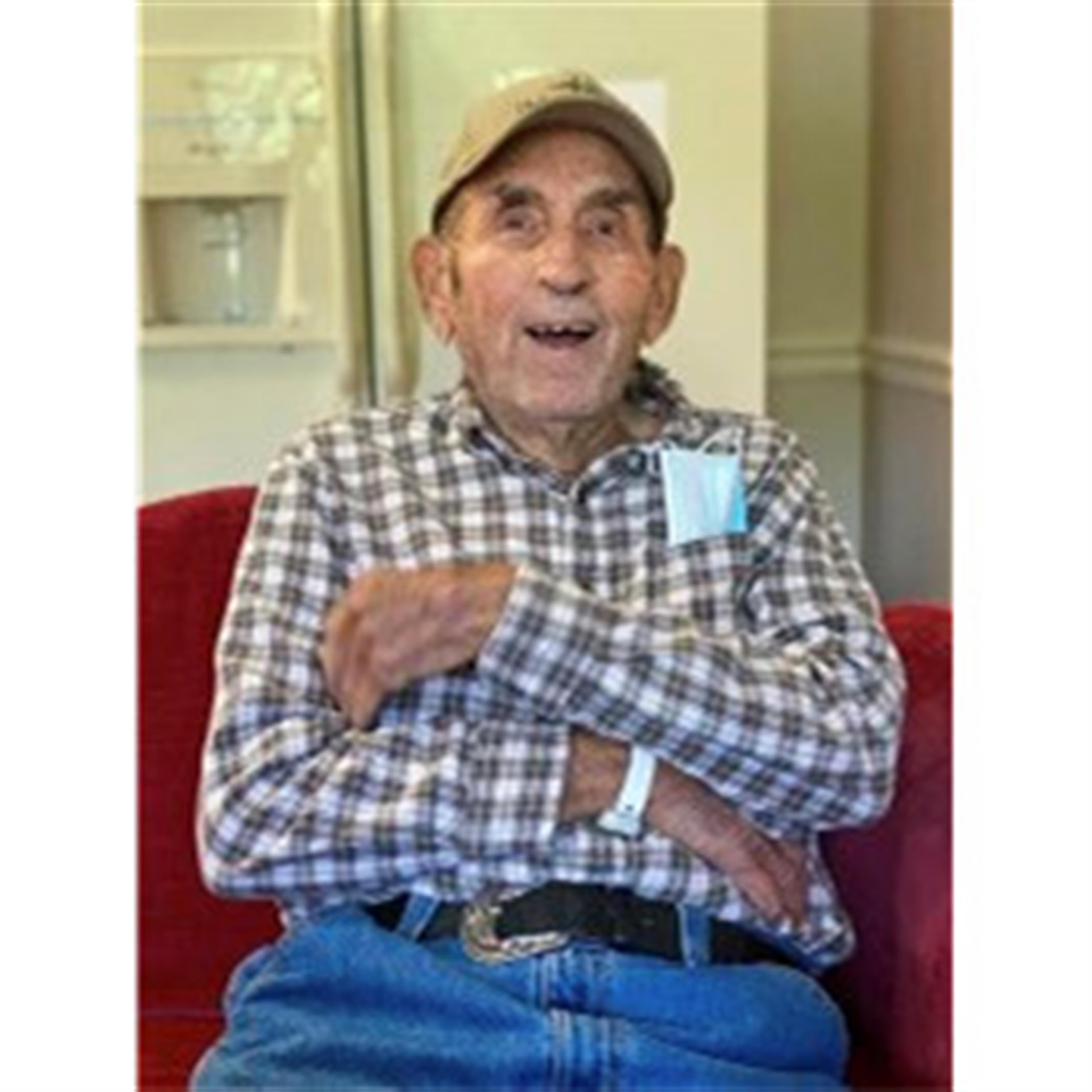 Lester ?Snake? Roberts' obituary picture