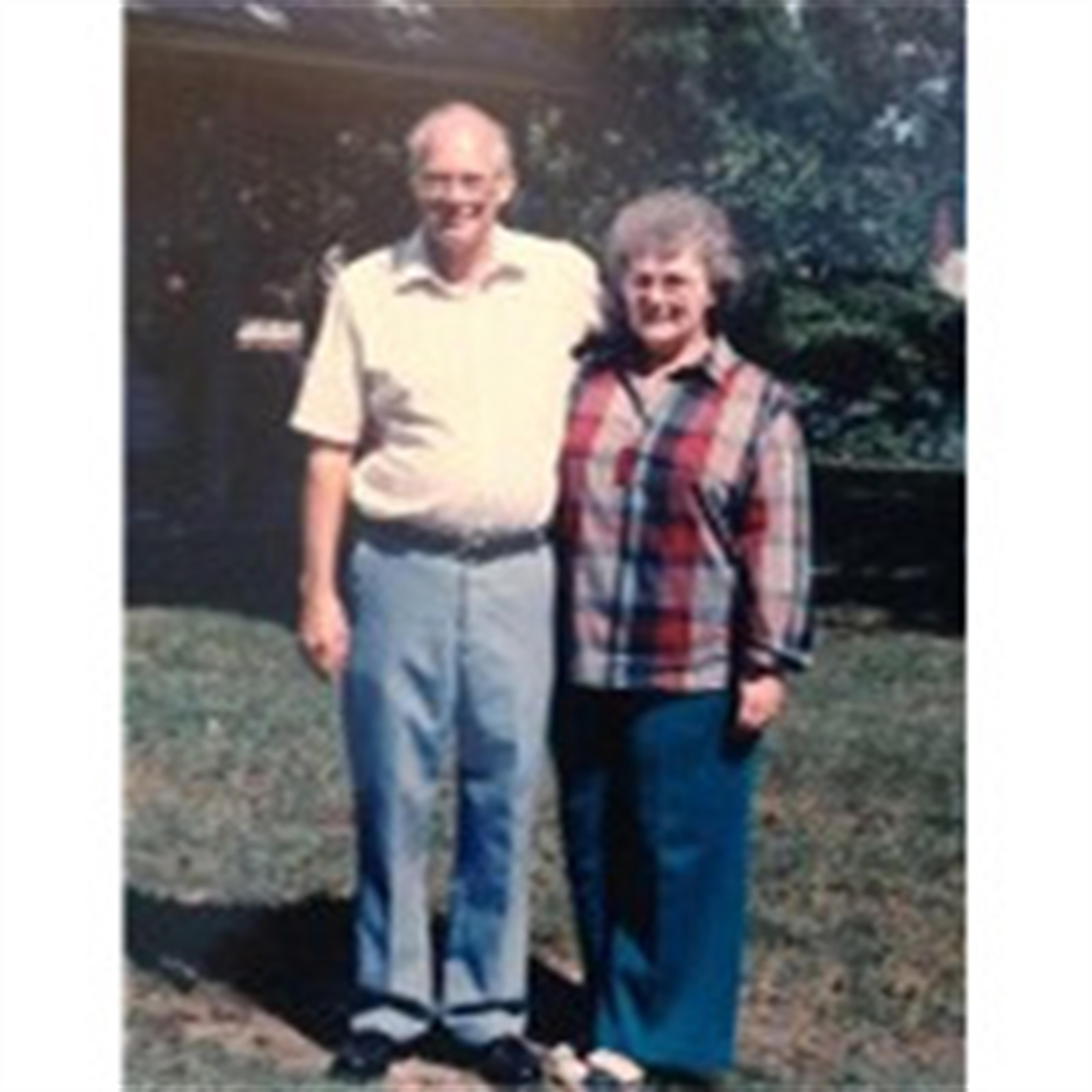 Gladys Saunders Hardister