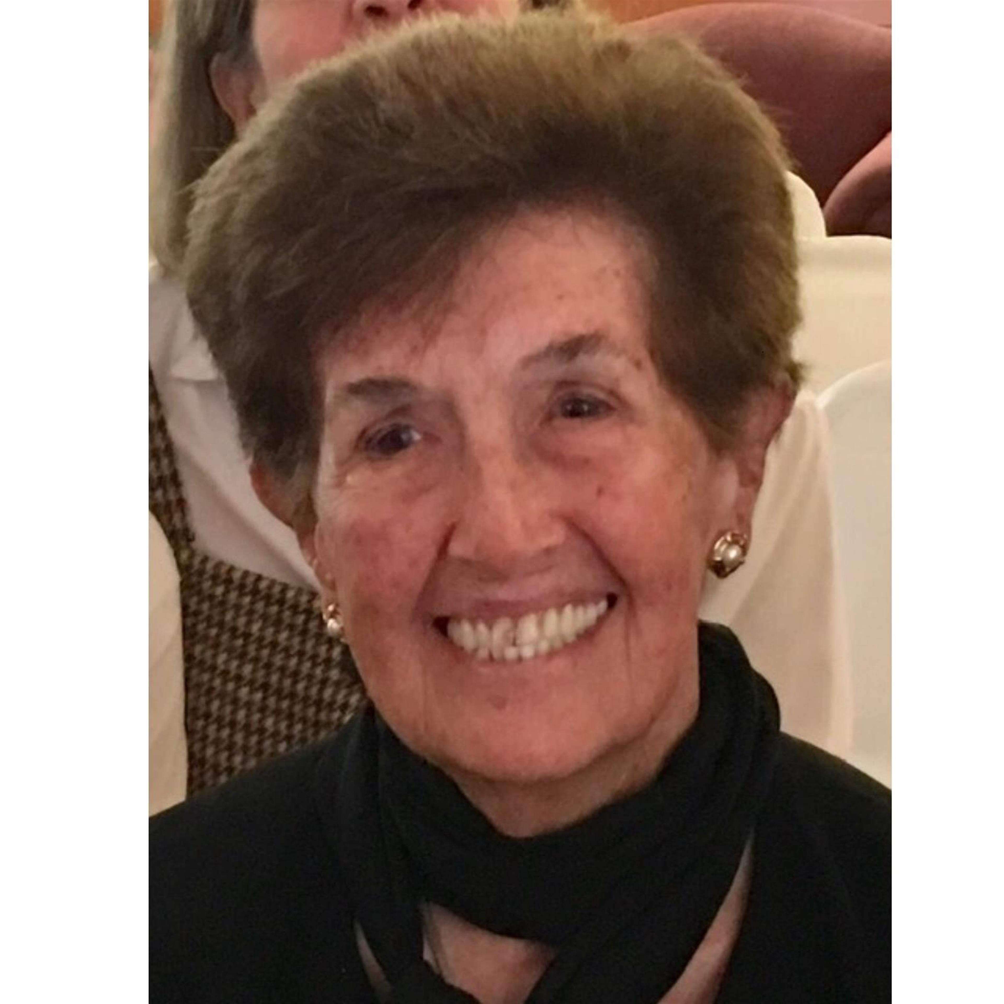 Maria Elisa Uribasterra Lajonchere's obituary picture