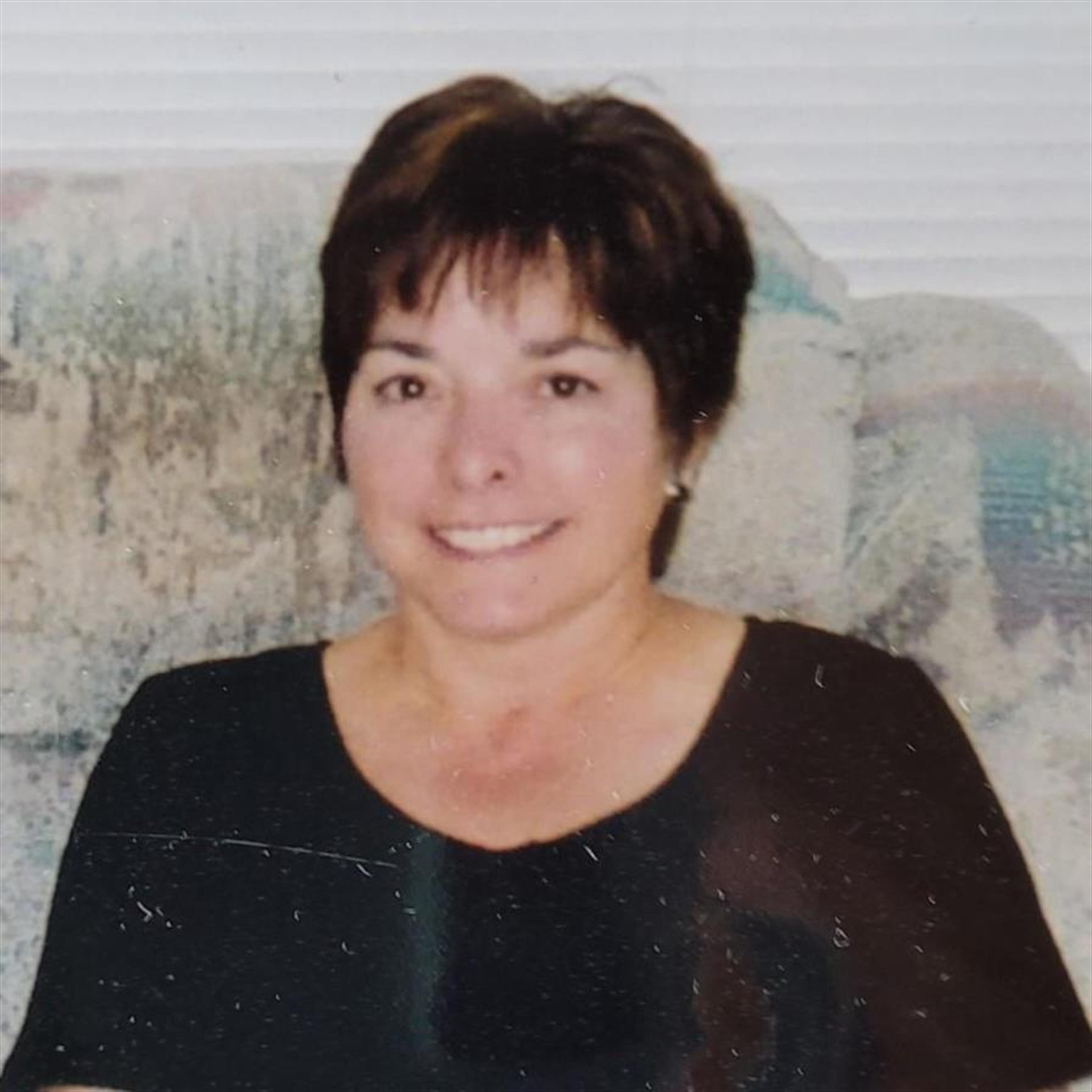 Robin Mimna Knapik