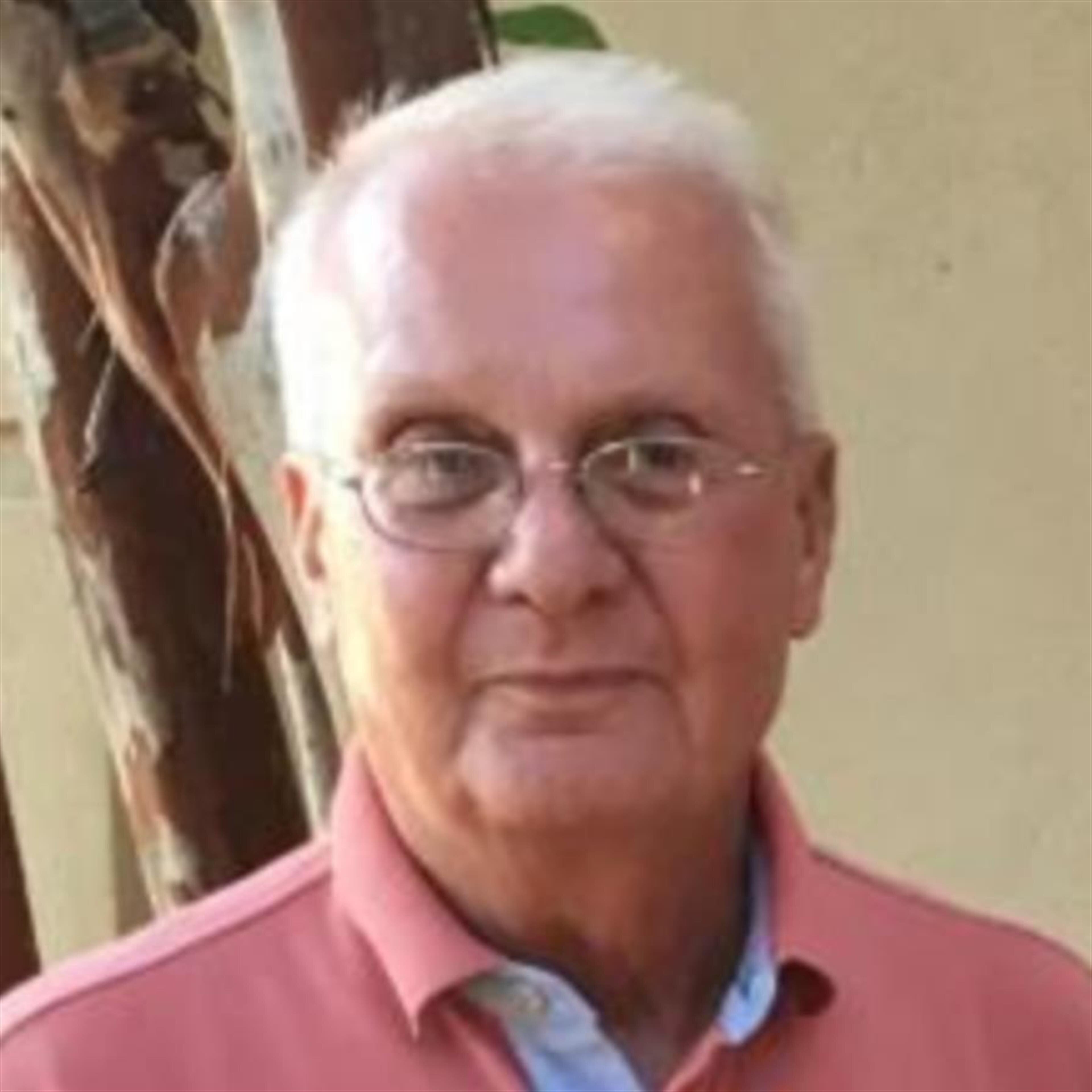Robert Val Moore