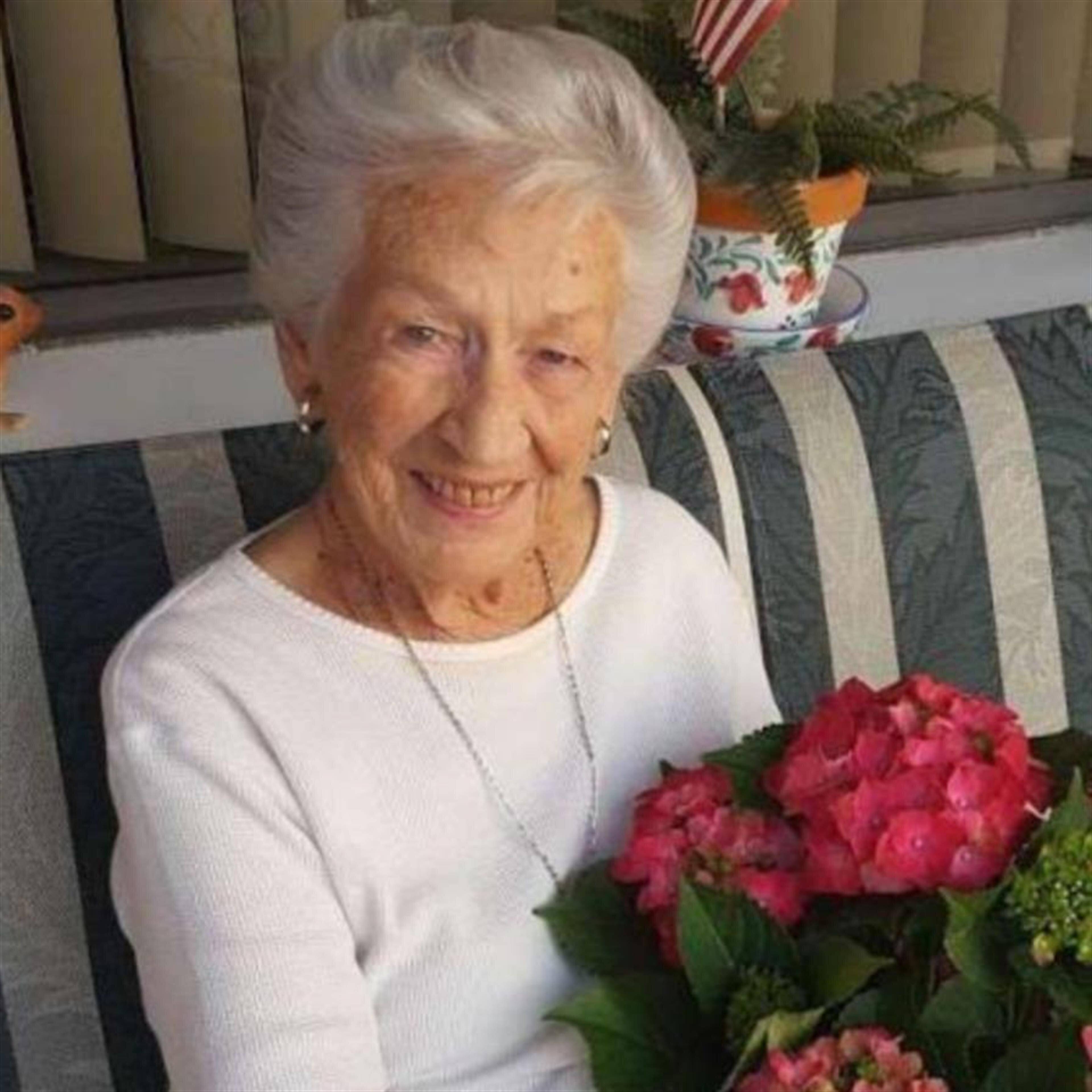 Evelyn "Honey" Georg