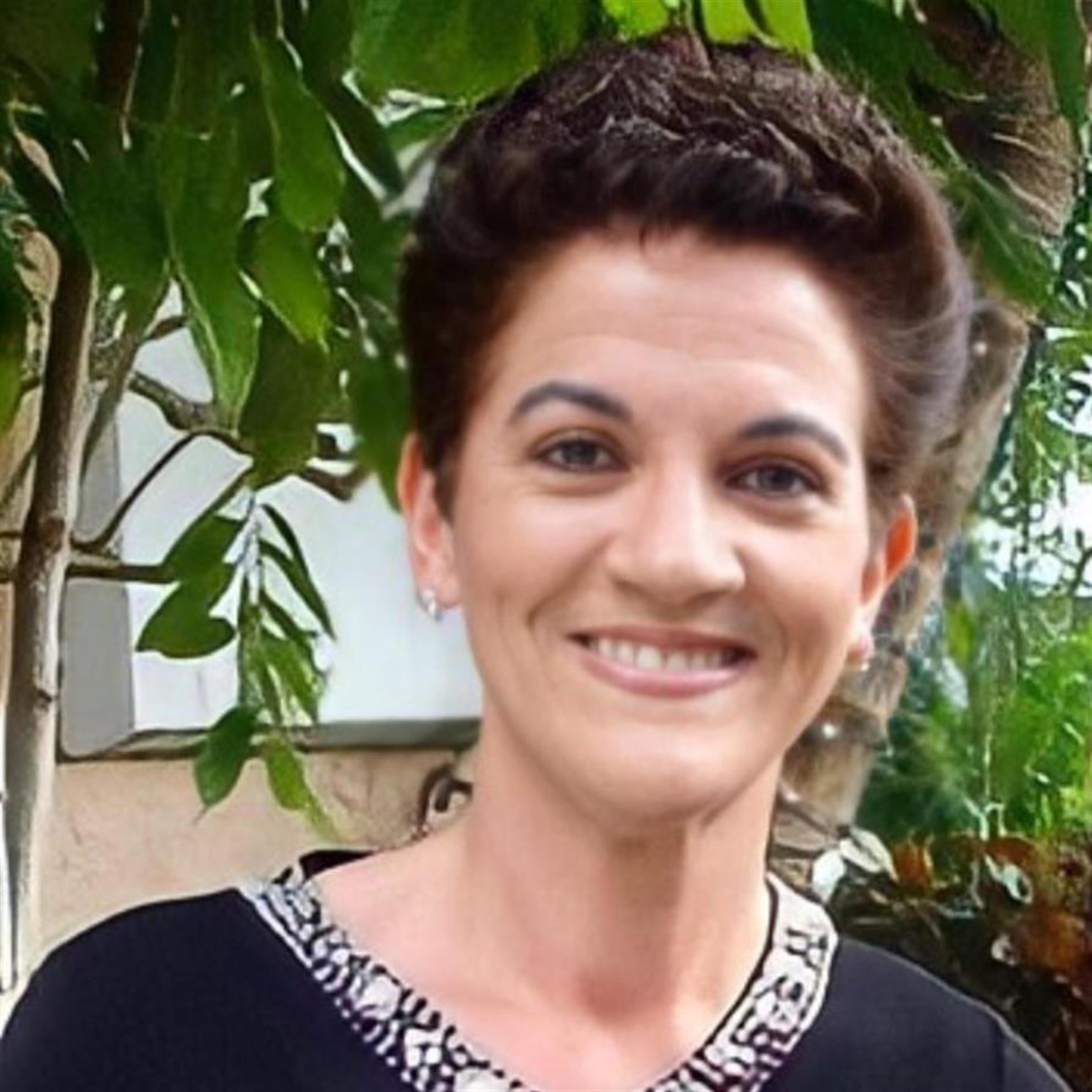 Hilda Flores