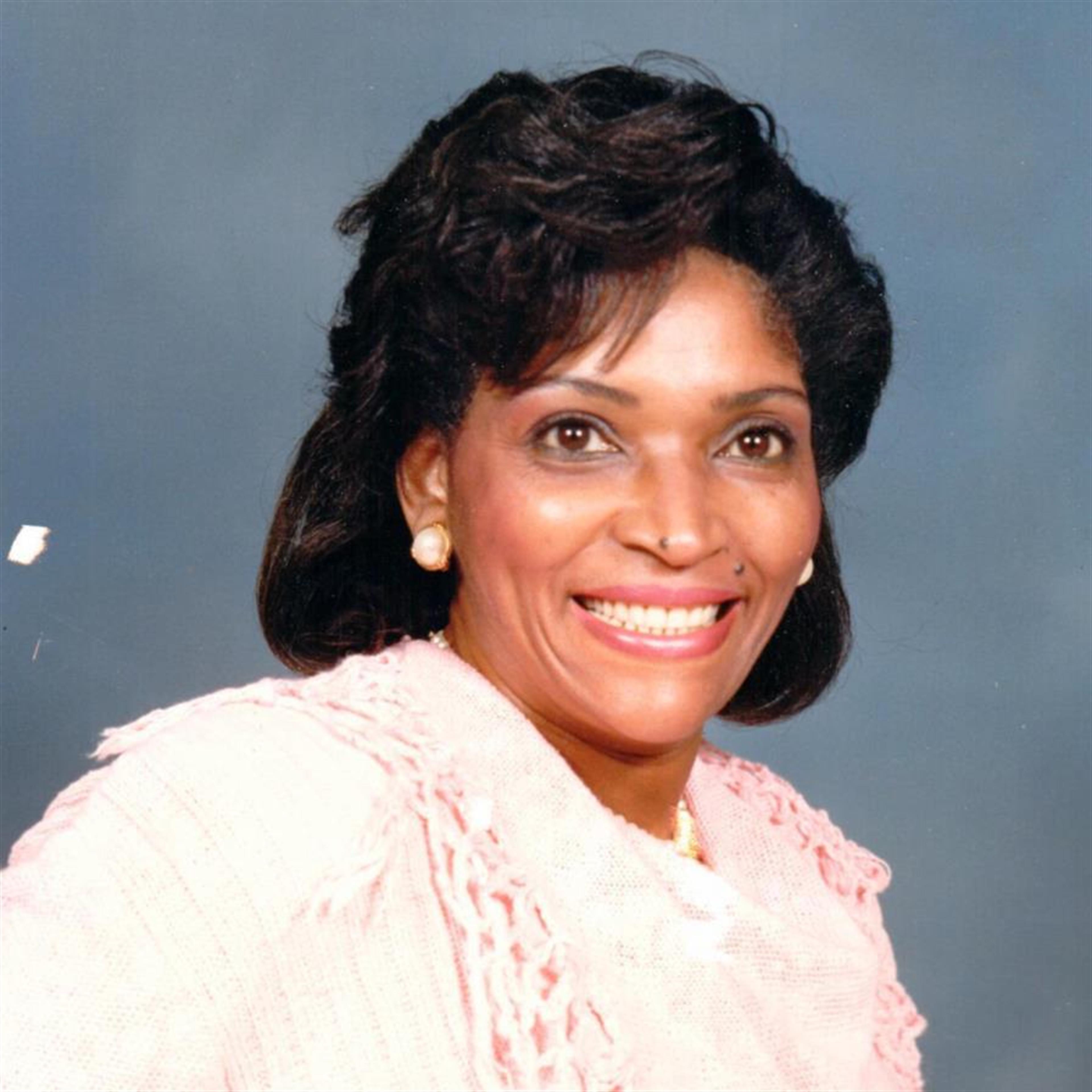 Lavoia Bradford's obituary picture