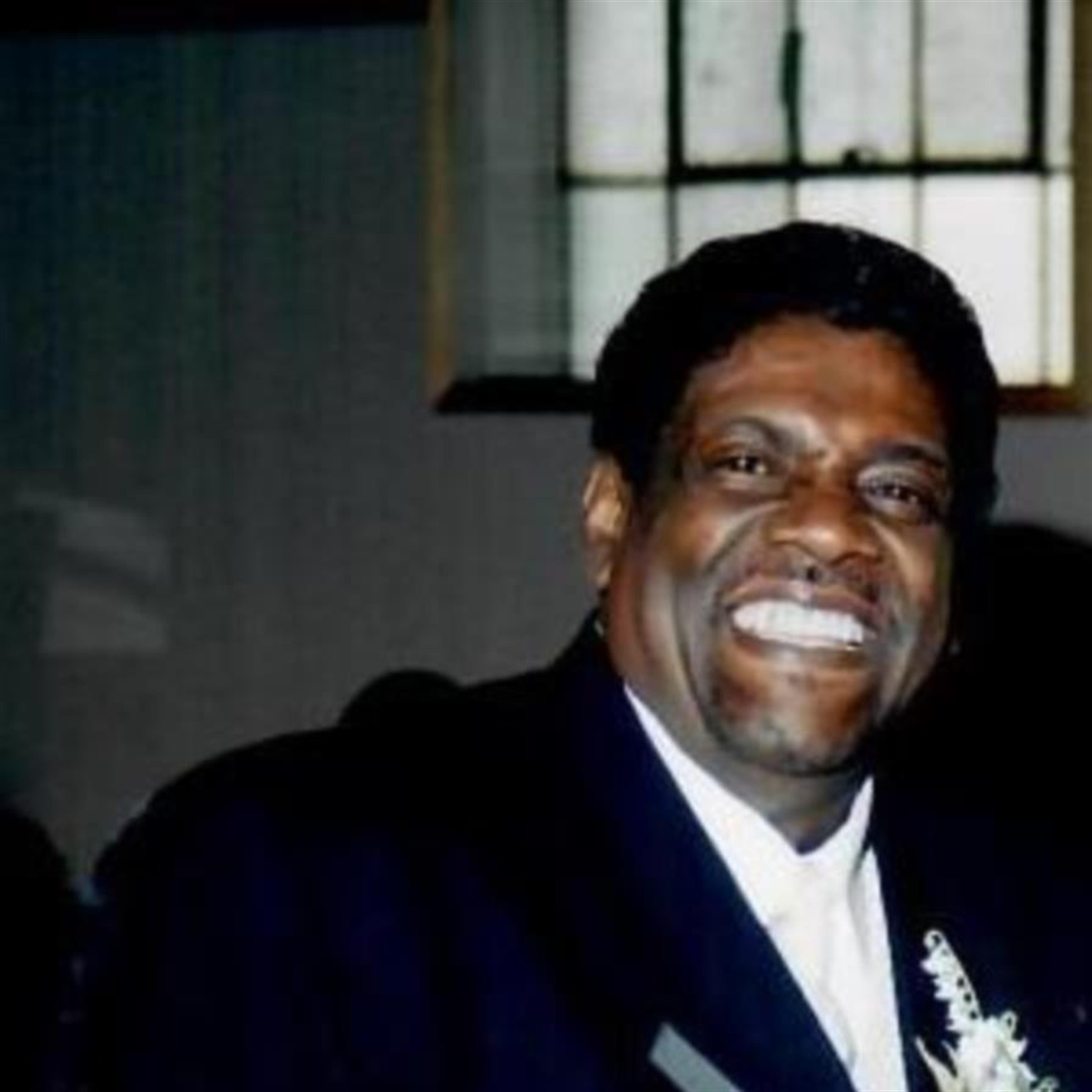 MR FRED HAWKINS SR's obituary picture