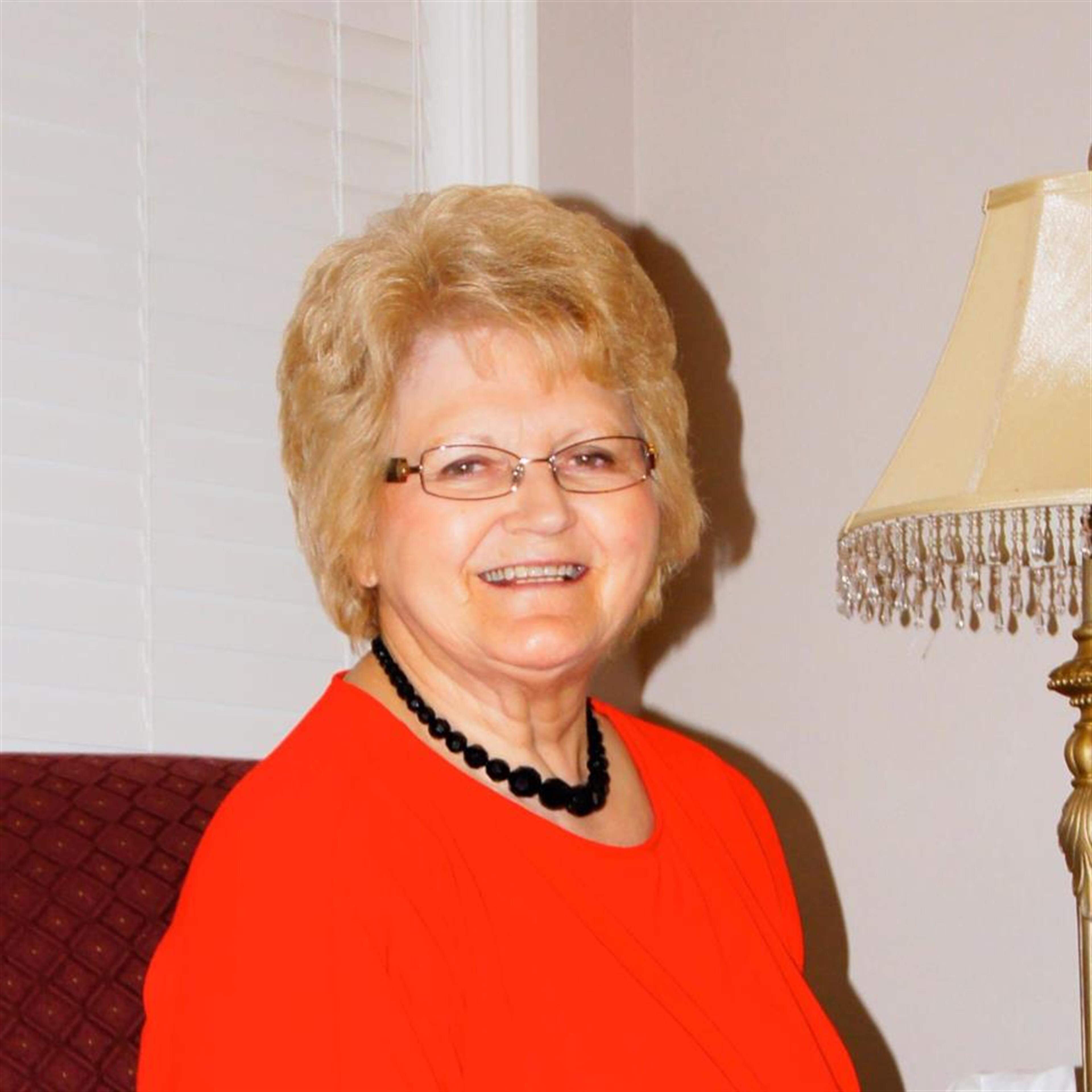 Evelyn Rose Hoppins Doss