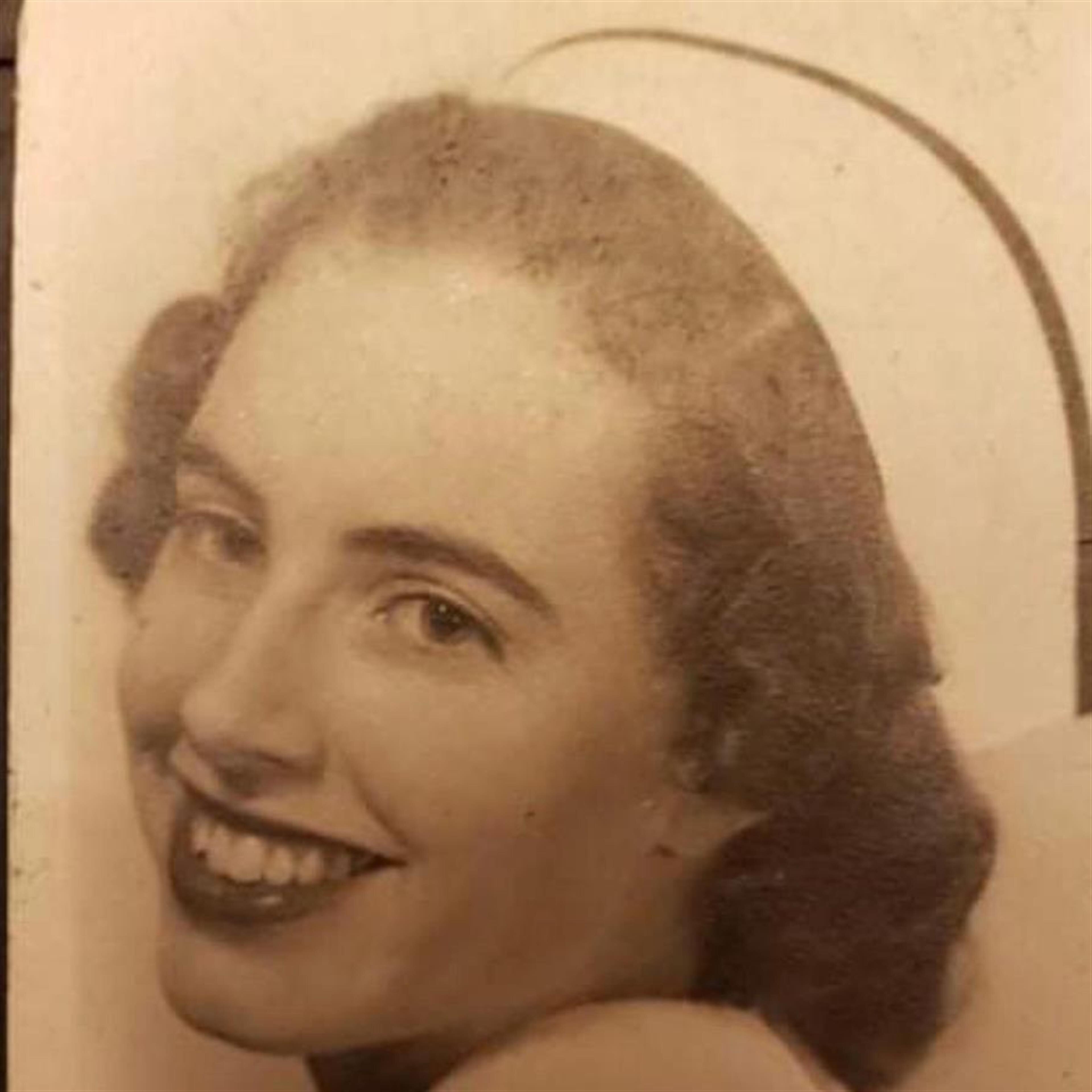 Mary Knopps