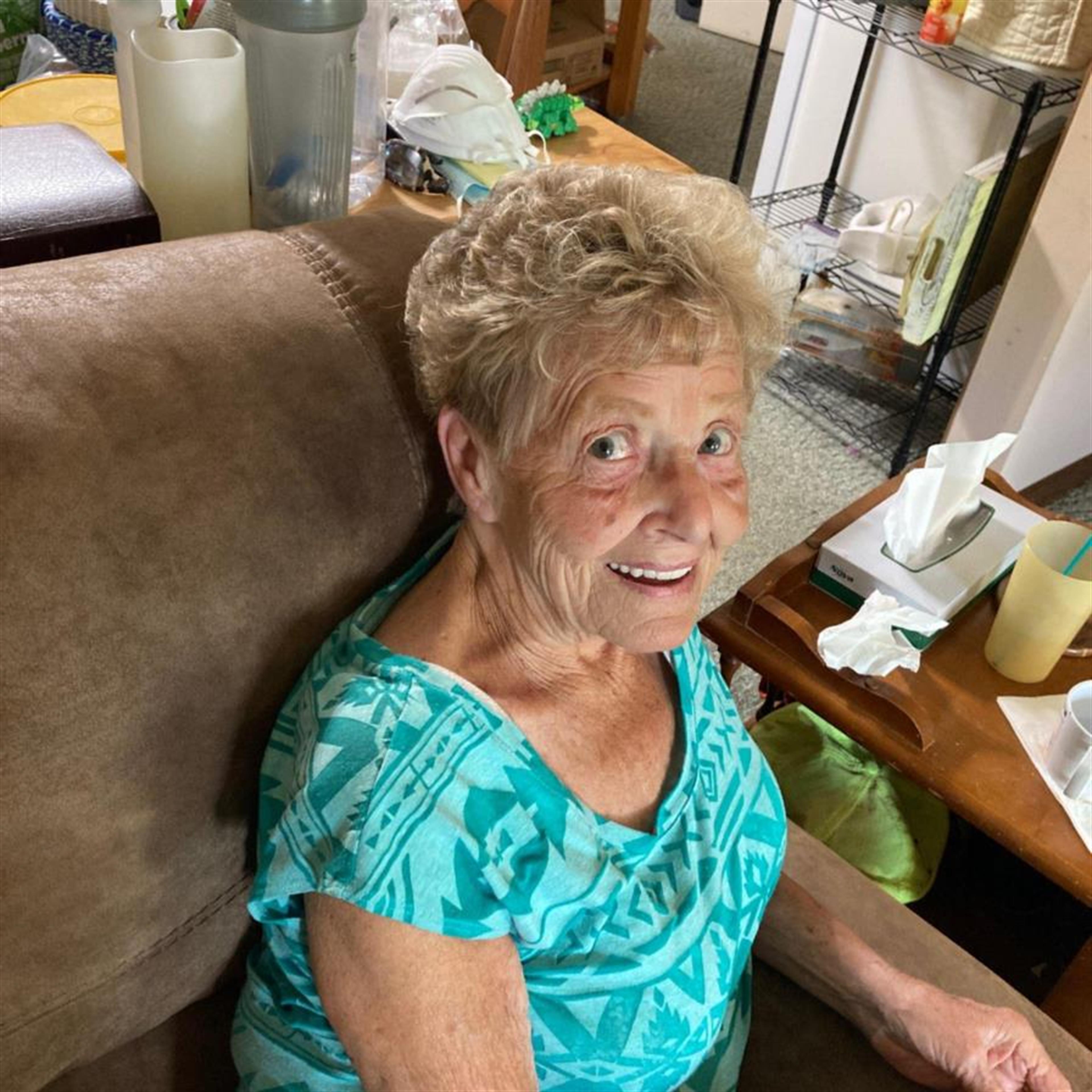 Maxine Elizabeth Leschewski