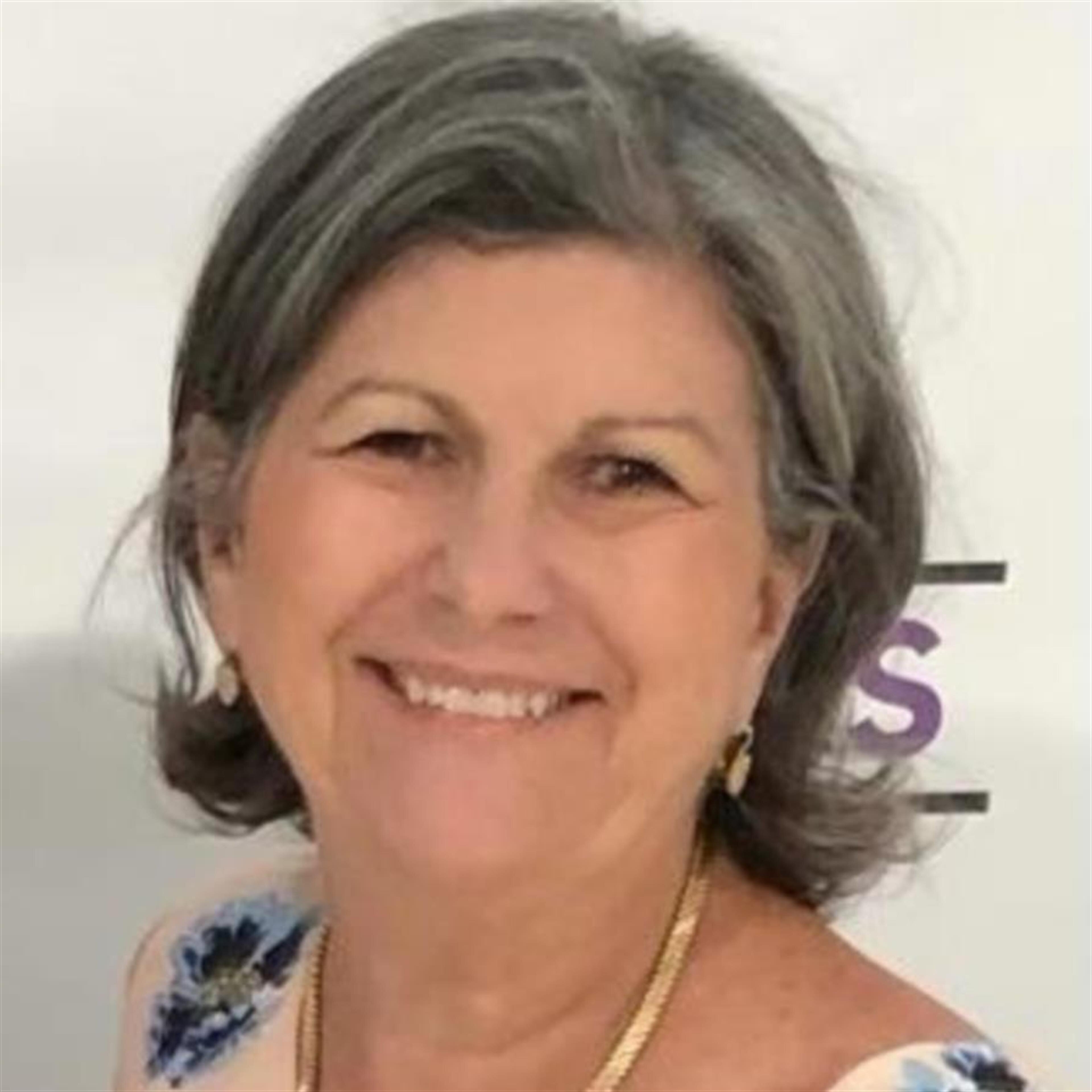 Rosa M Saez