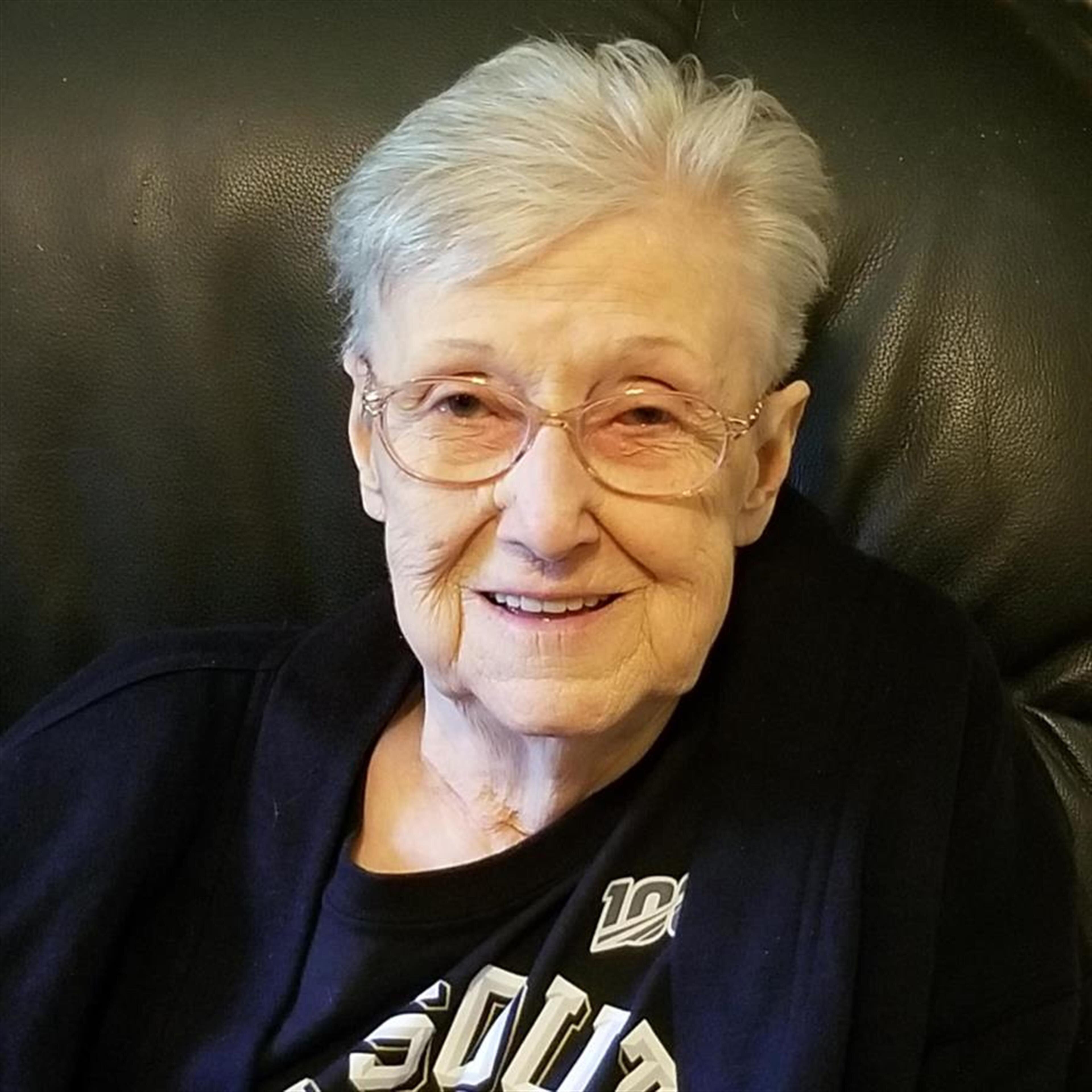 Vivian Peters Pratt