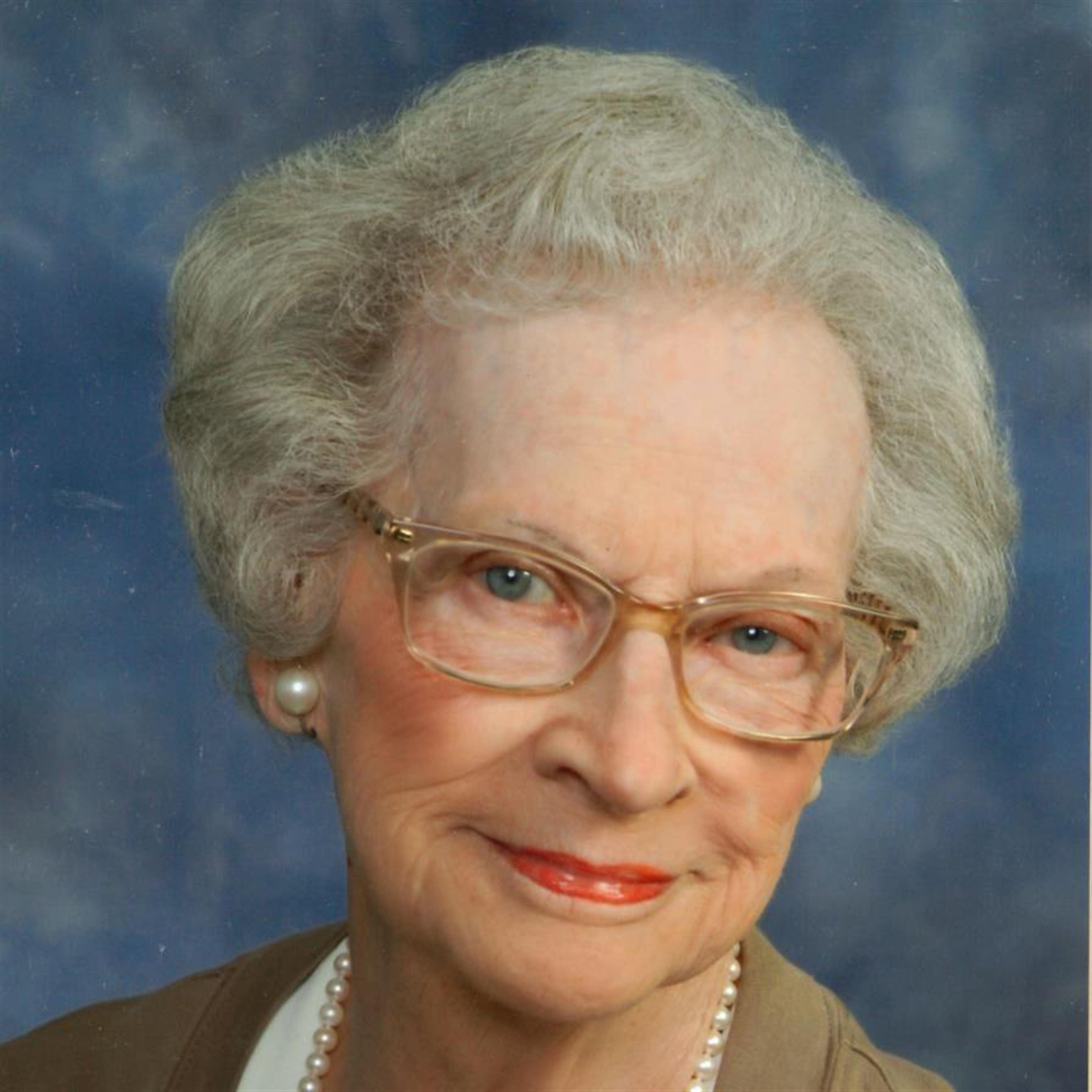 Gloria "Glo" Krasinski