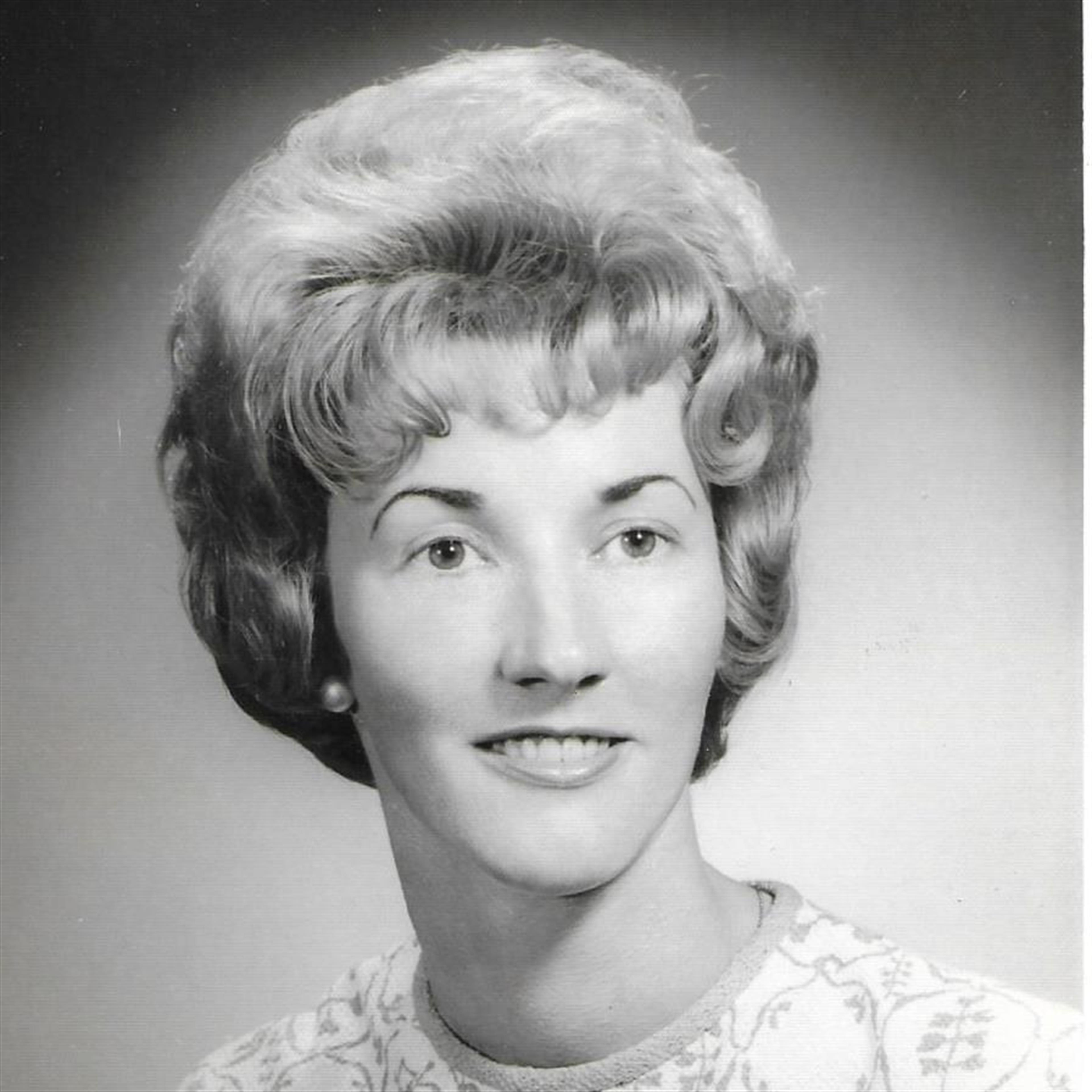 Helen E Klenoski's obituary picture