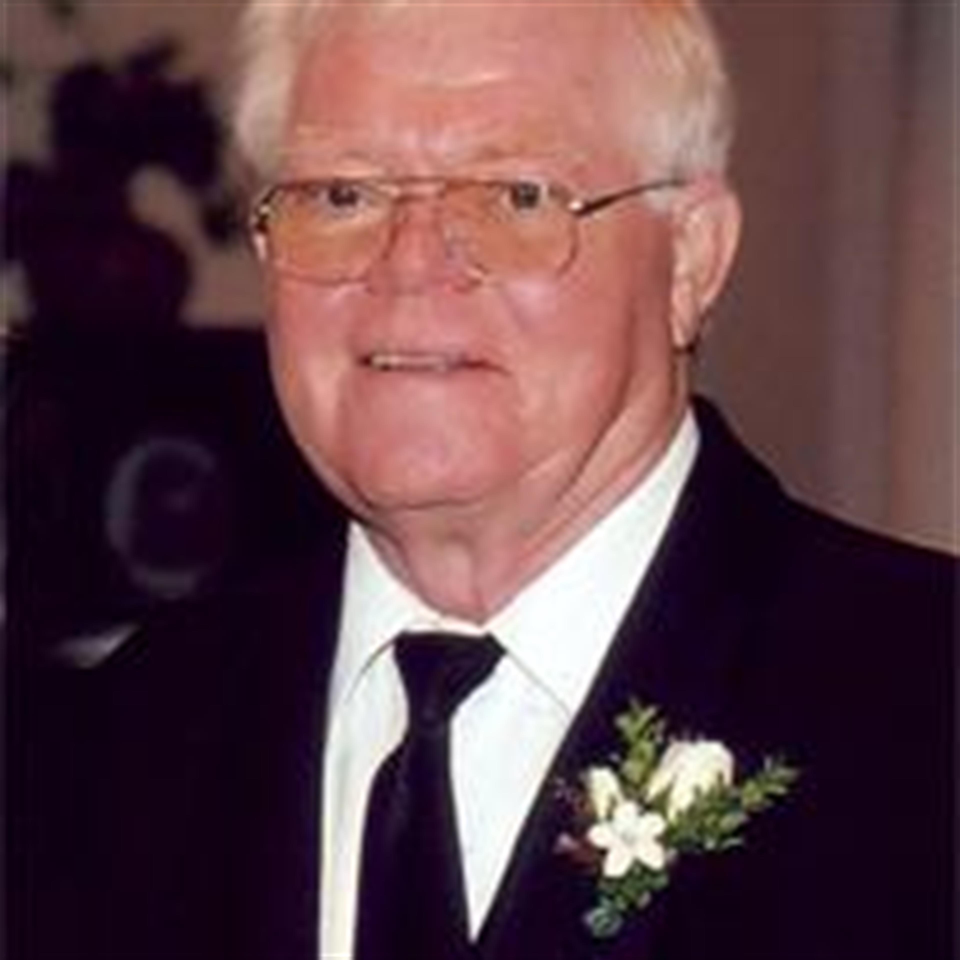 Kenneth Kroemer's obituary picture