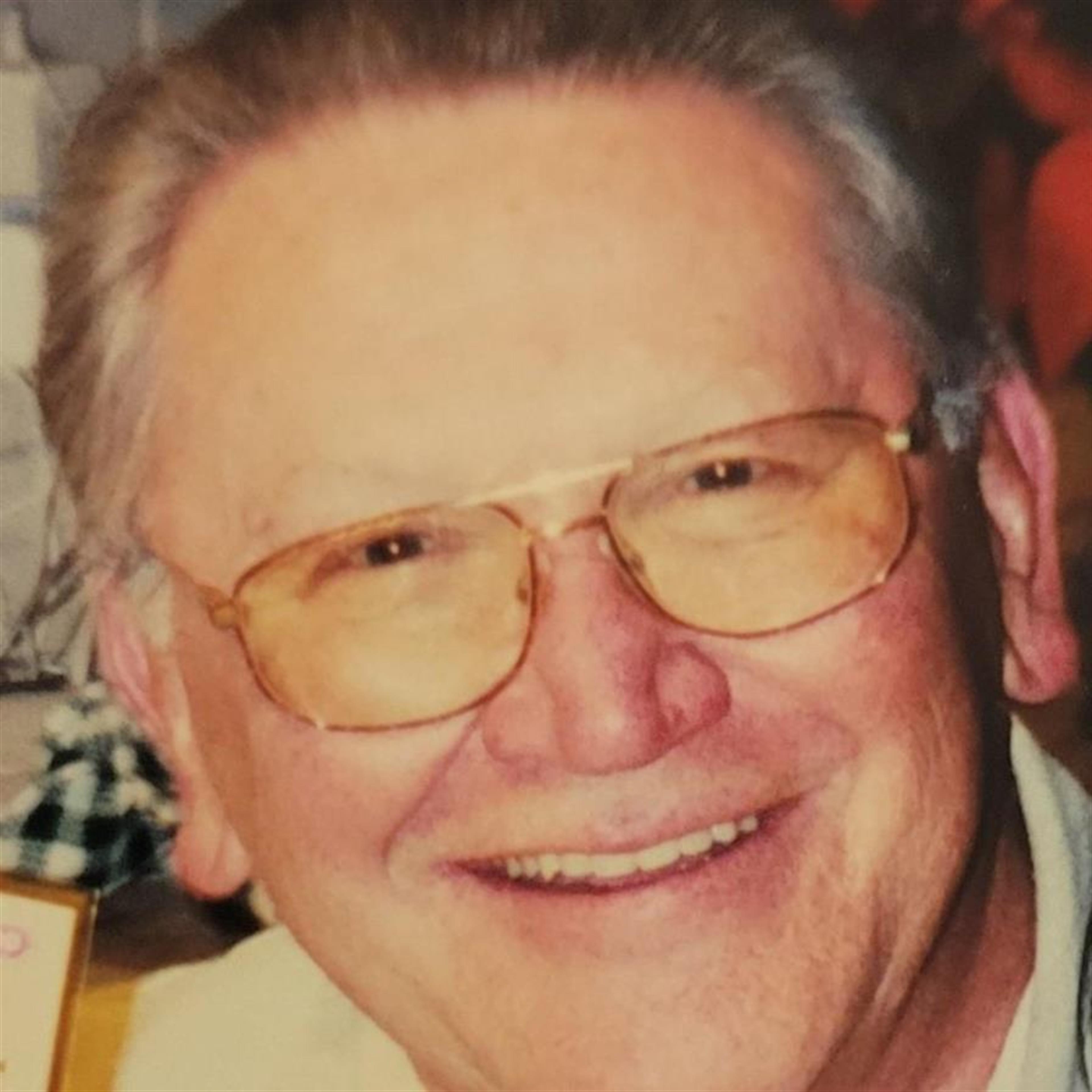Richard (Dick) Flom's obituary picture