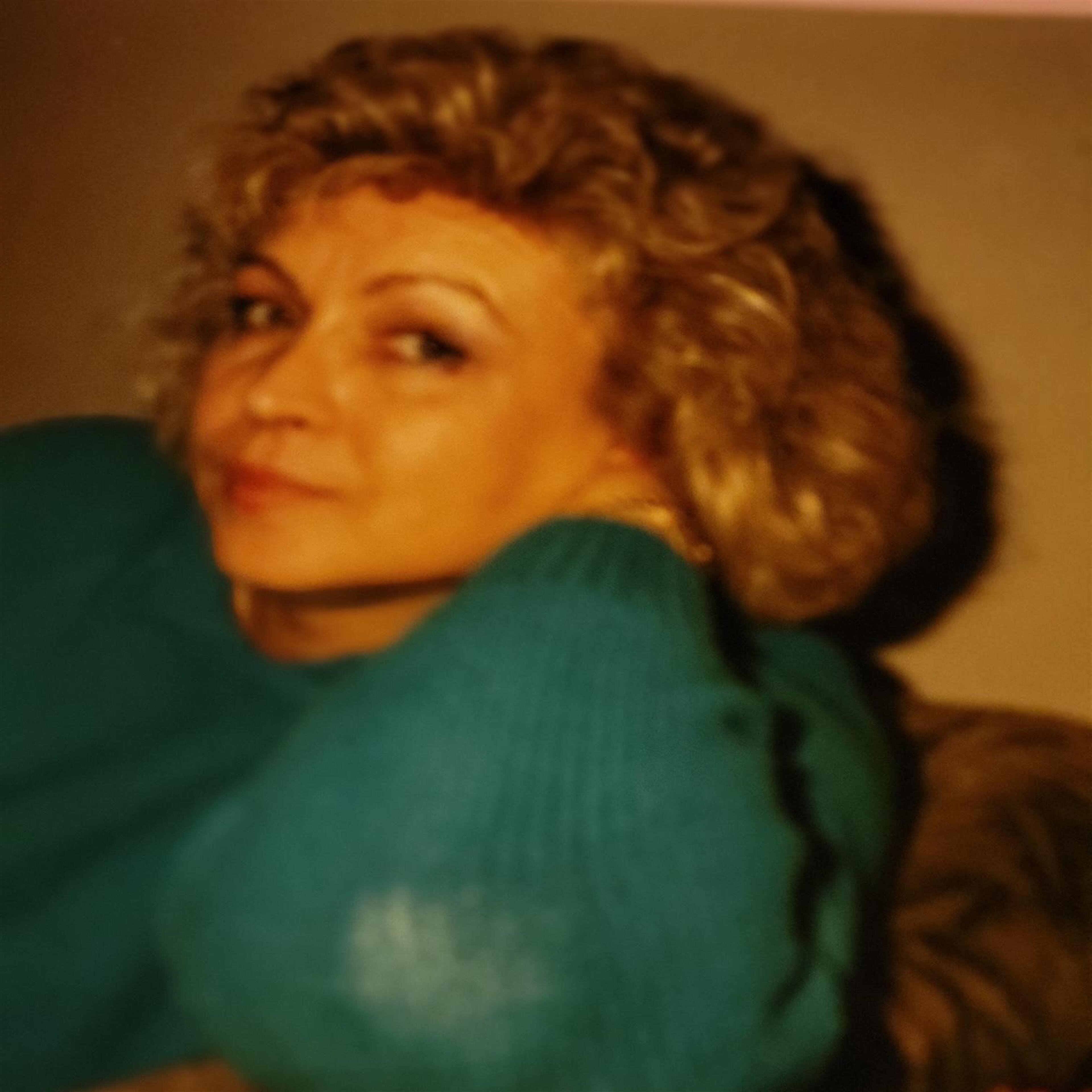 Linda A Hulse