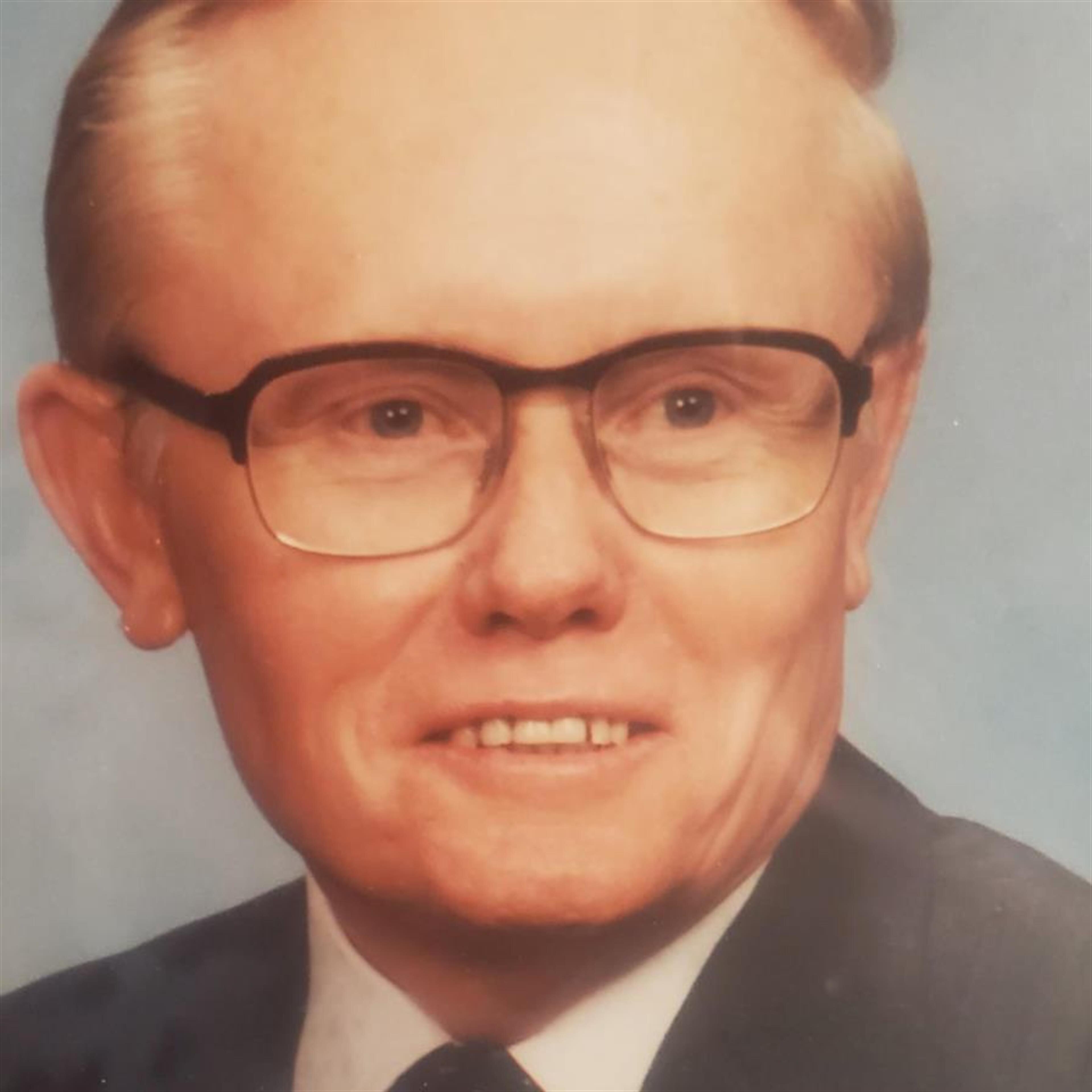 Robert "Bob" Marks