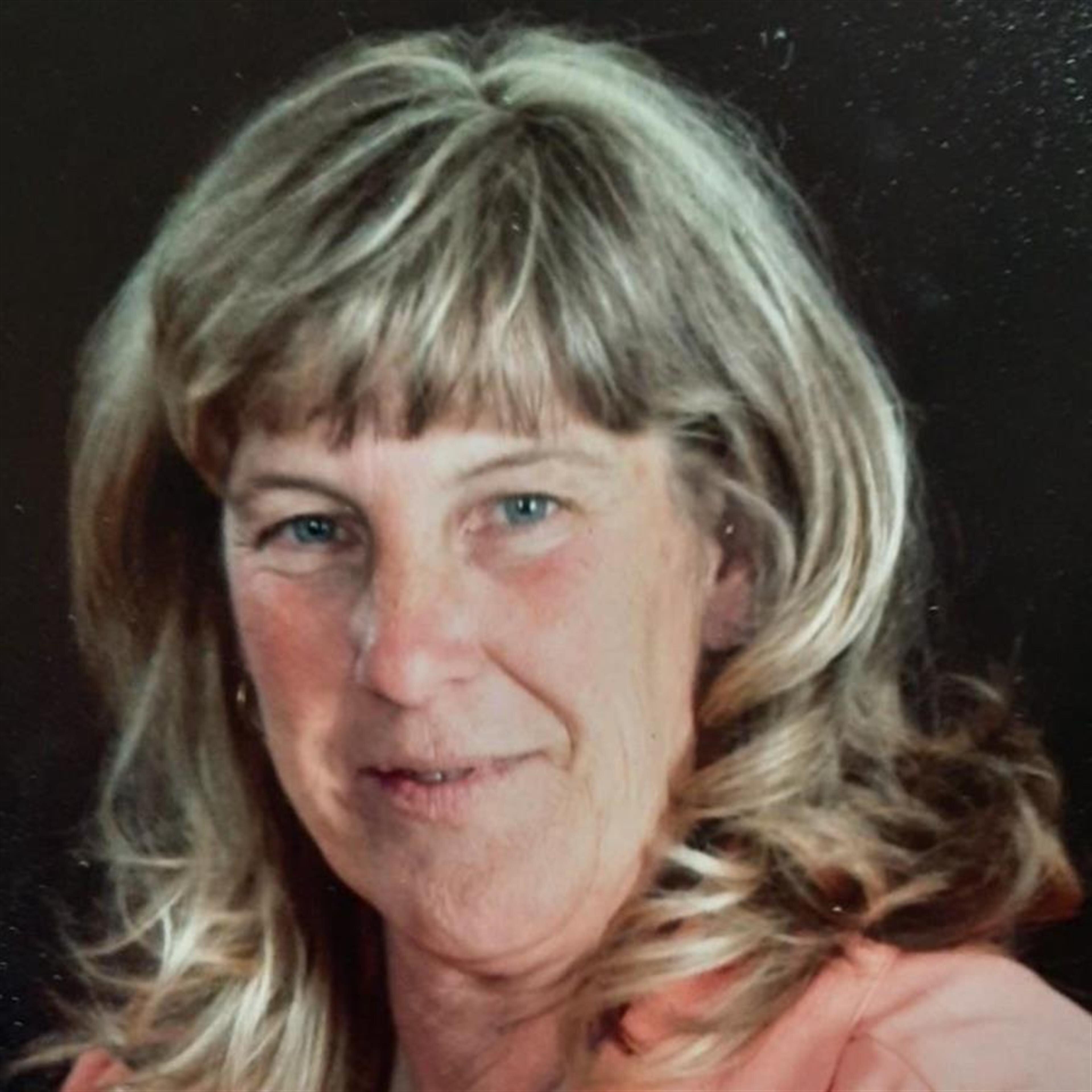 Debra Hallada