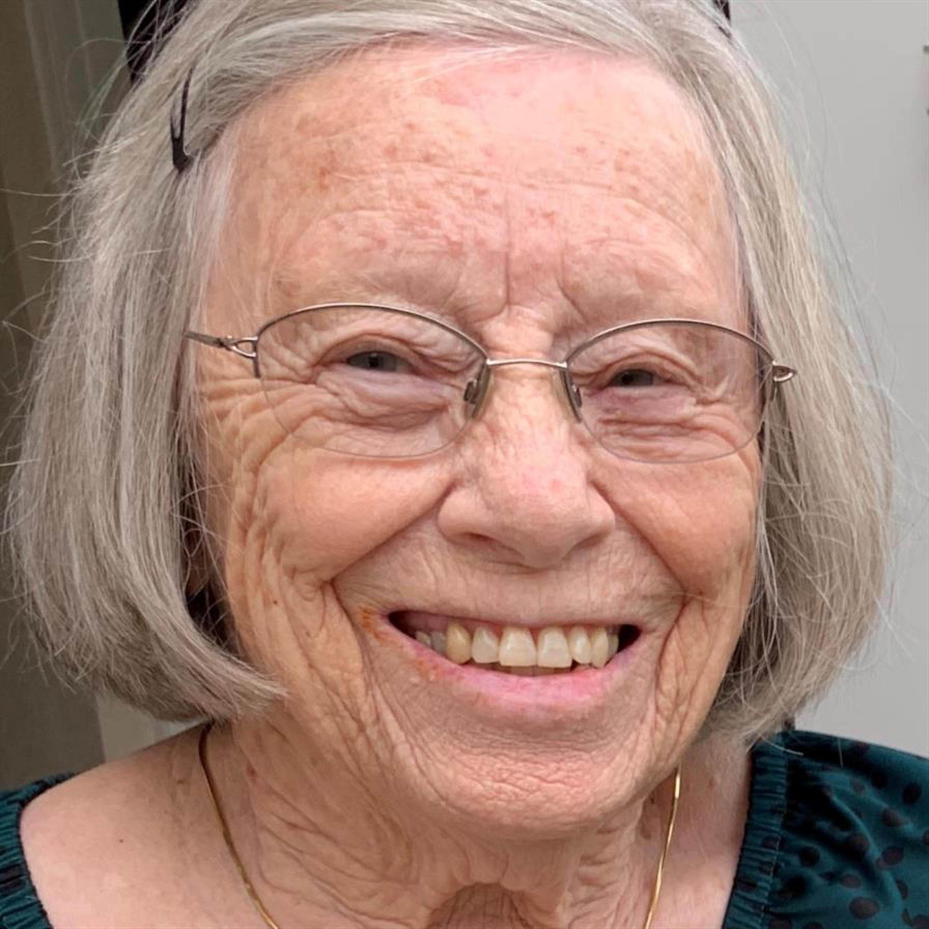Gloria (Davis) Frassa