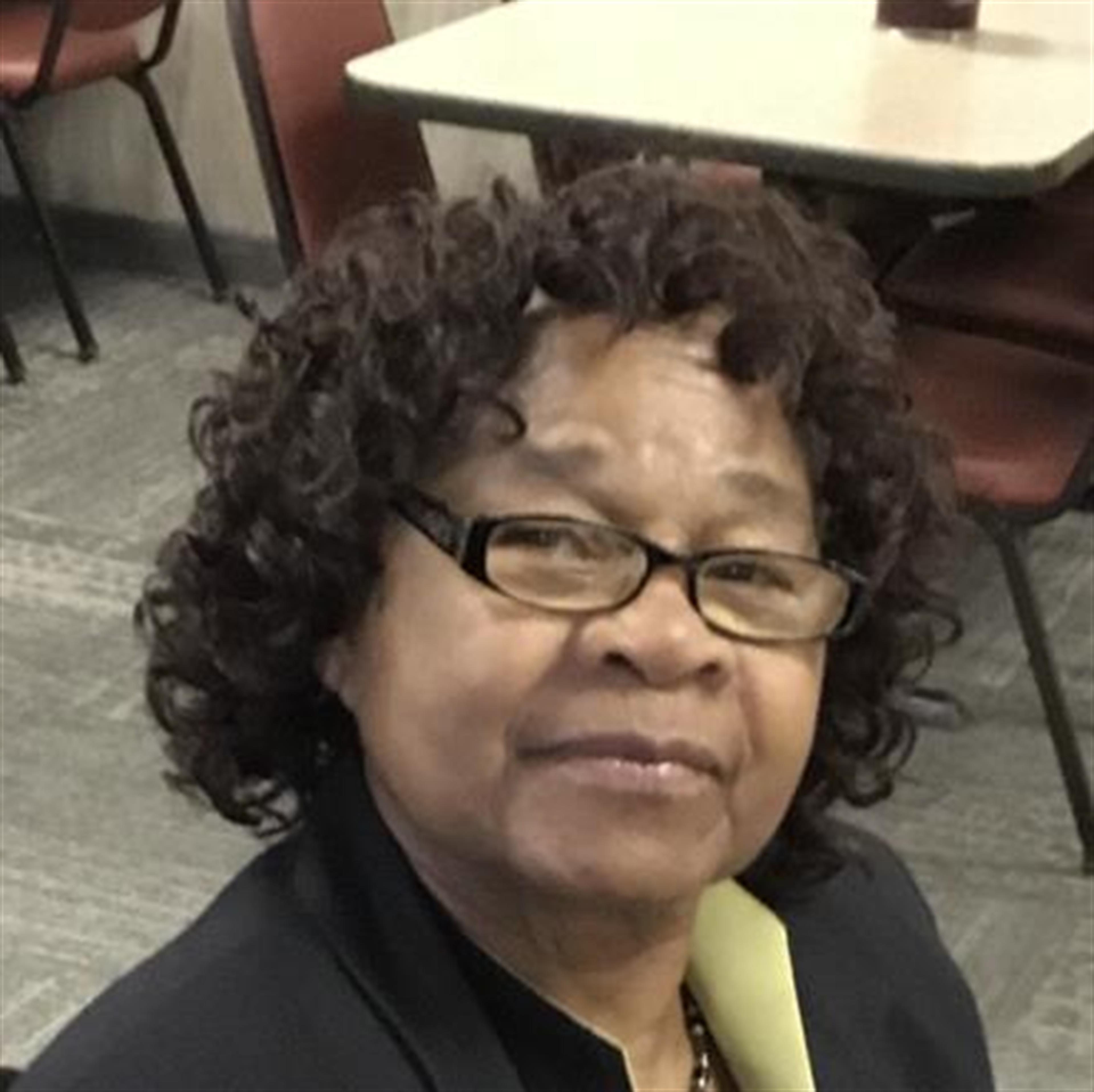 Ms. Rosia Lee Powell's obituary picture