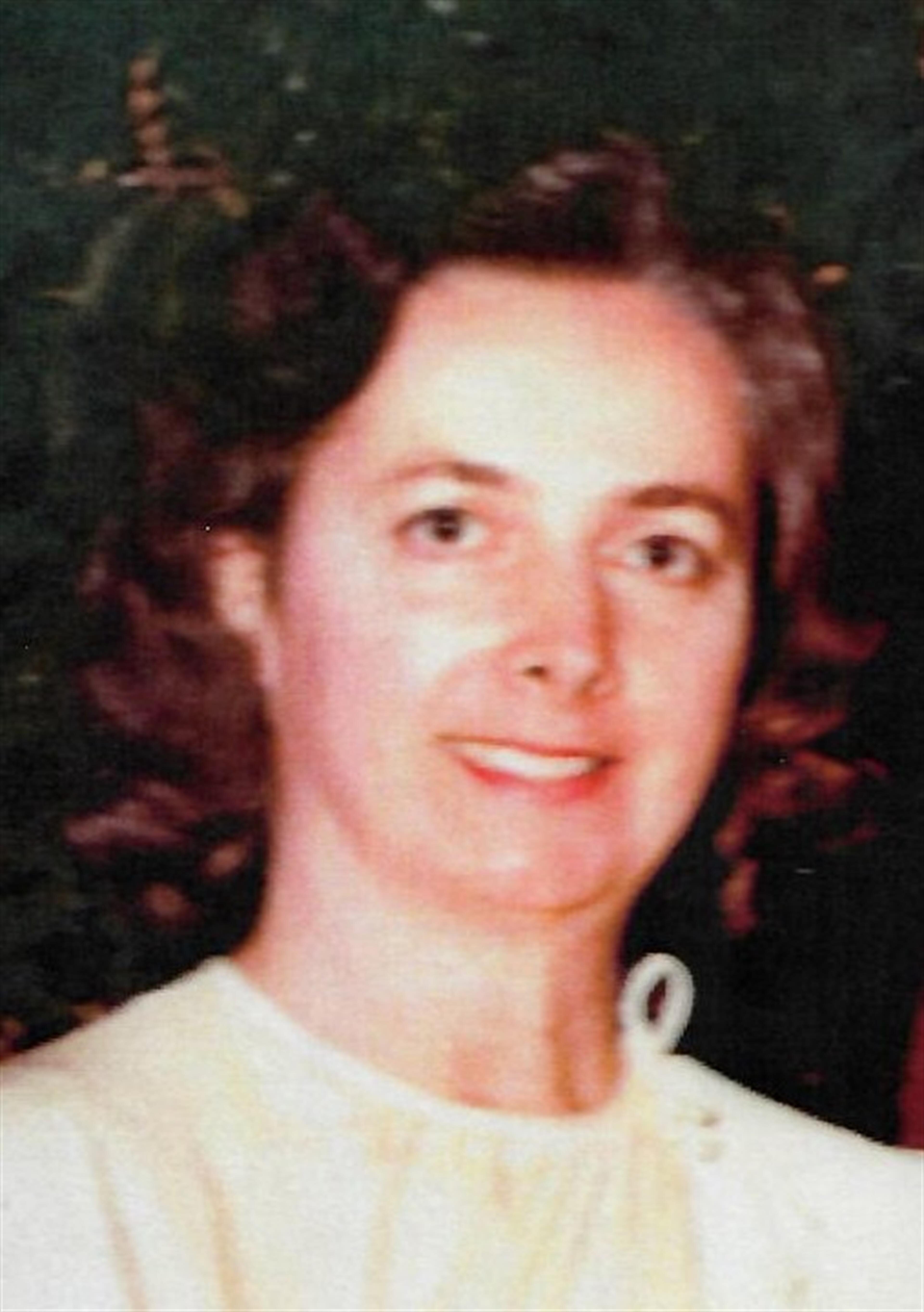 Esther L Sanelli