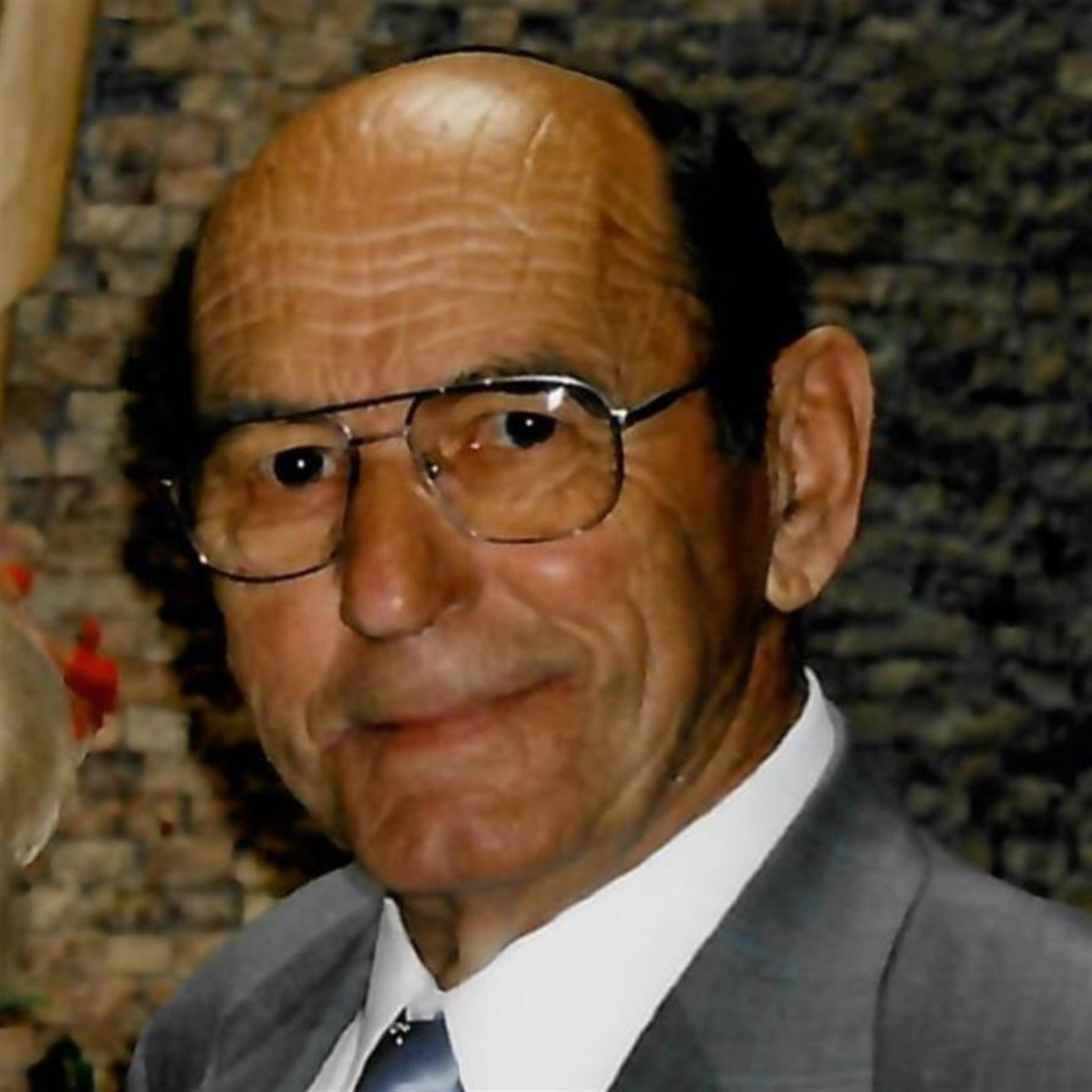 Robert Schrade Jr