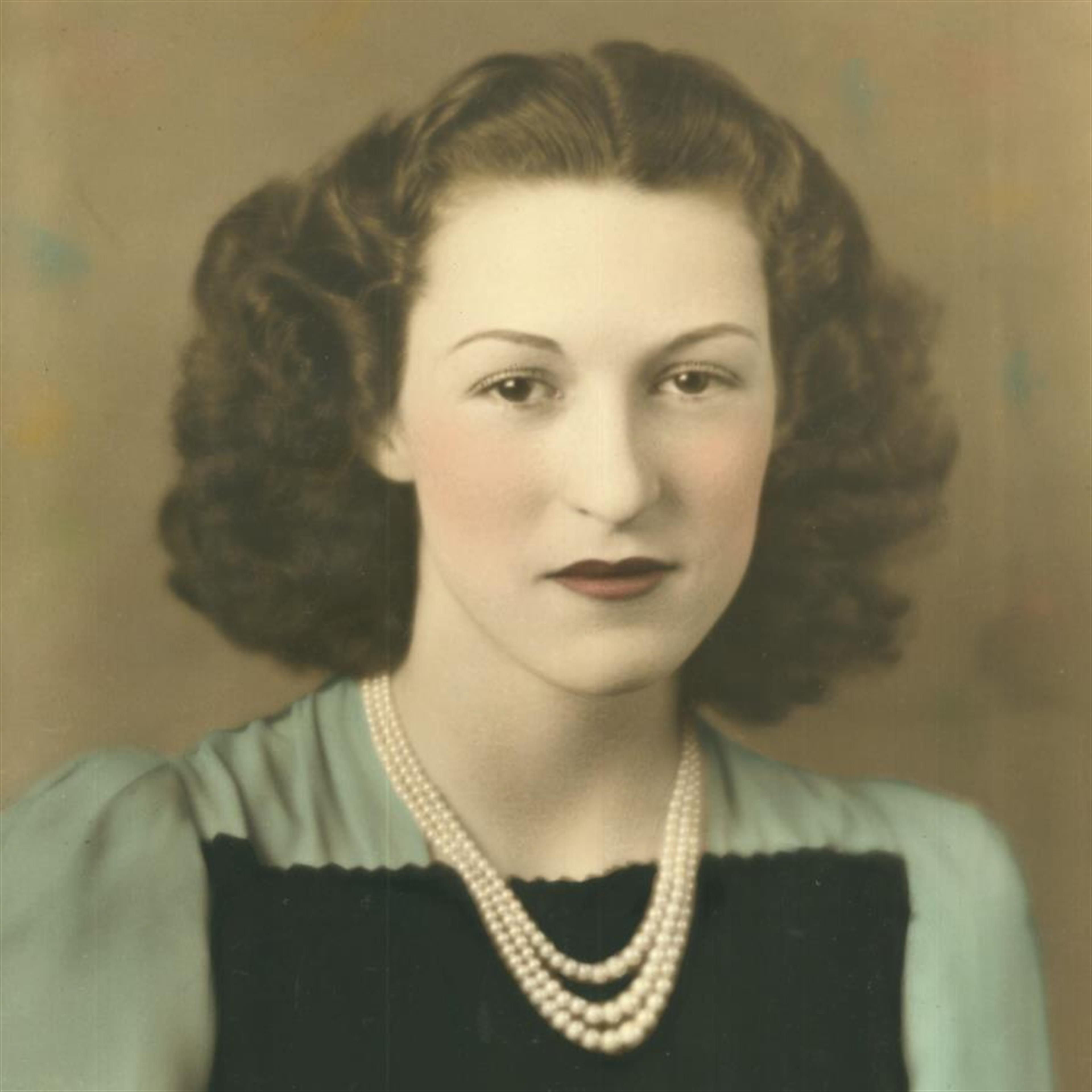 Dorothy Marion Lowe's obituary picture