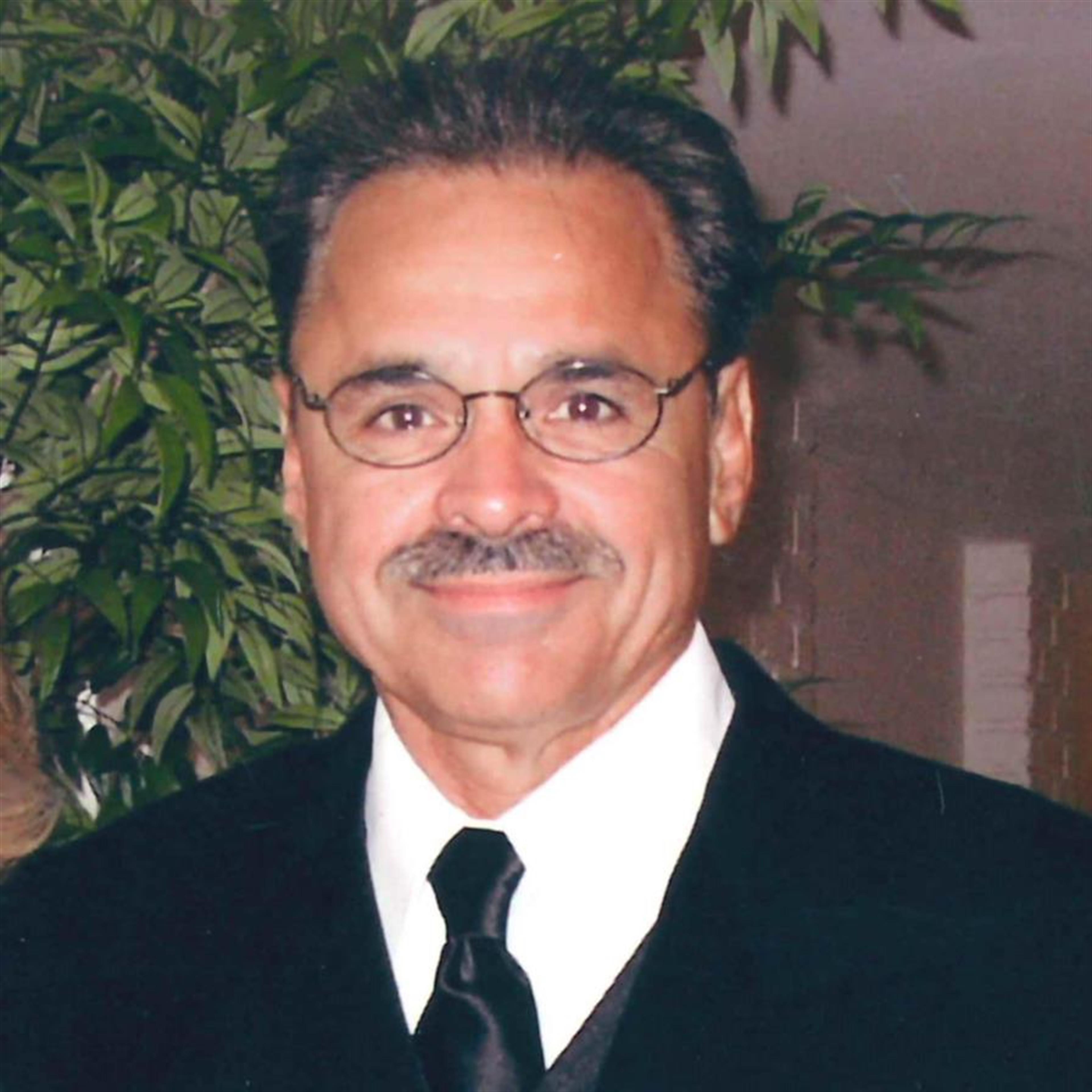 Robert Hughes Barrios Jr's obituary picture