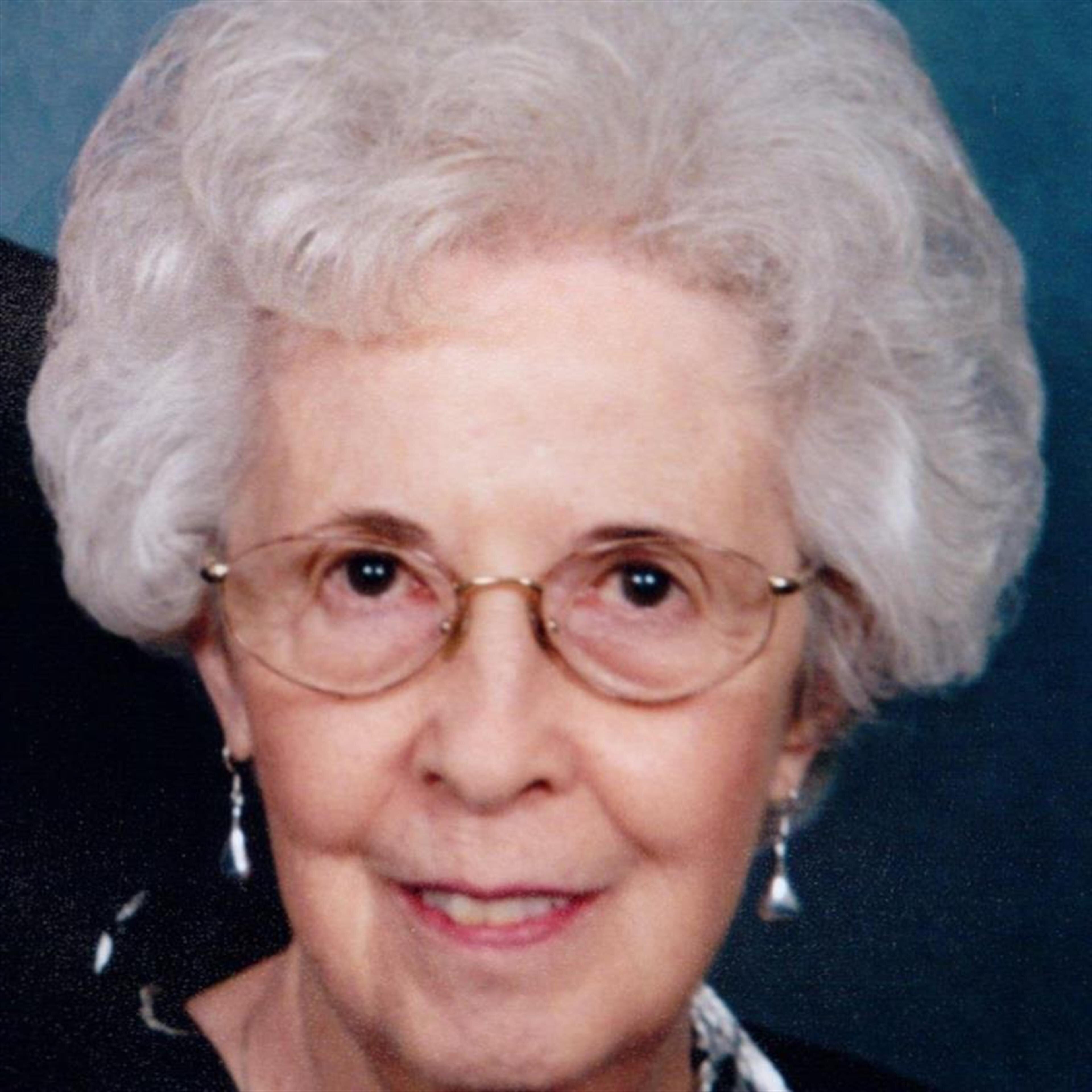 Lola Knox