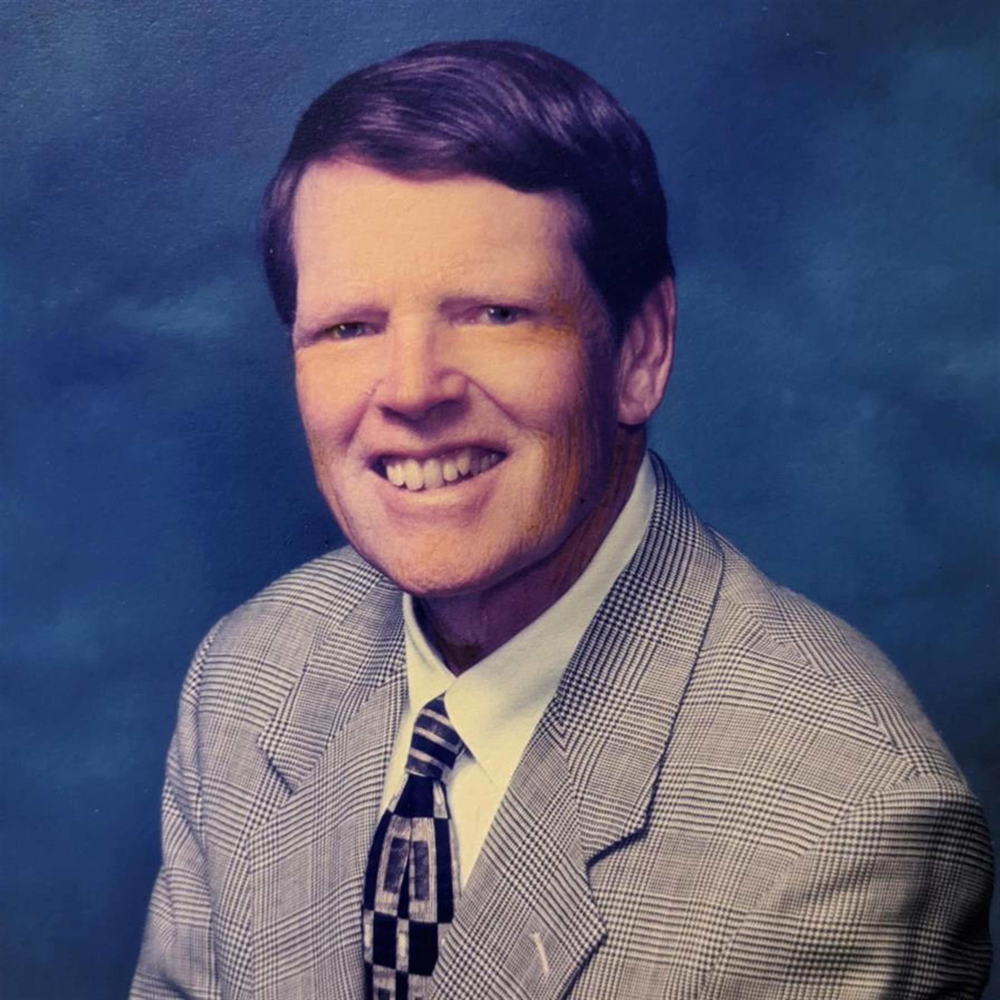 Robert T Meadows