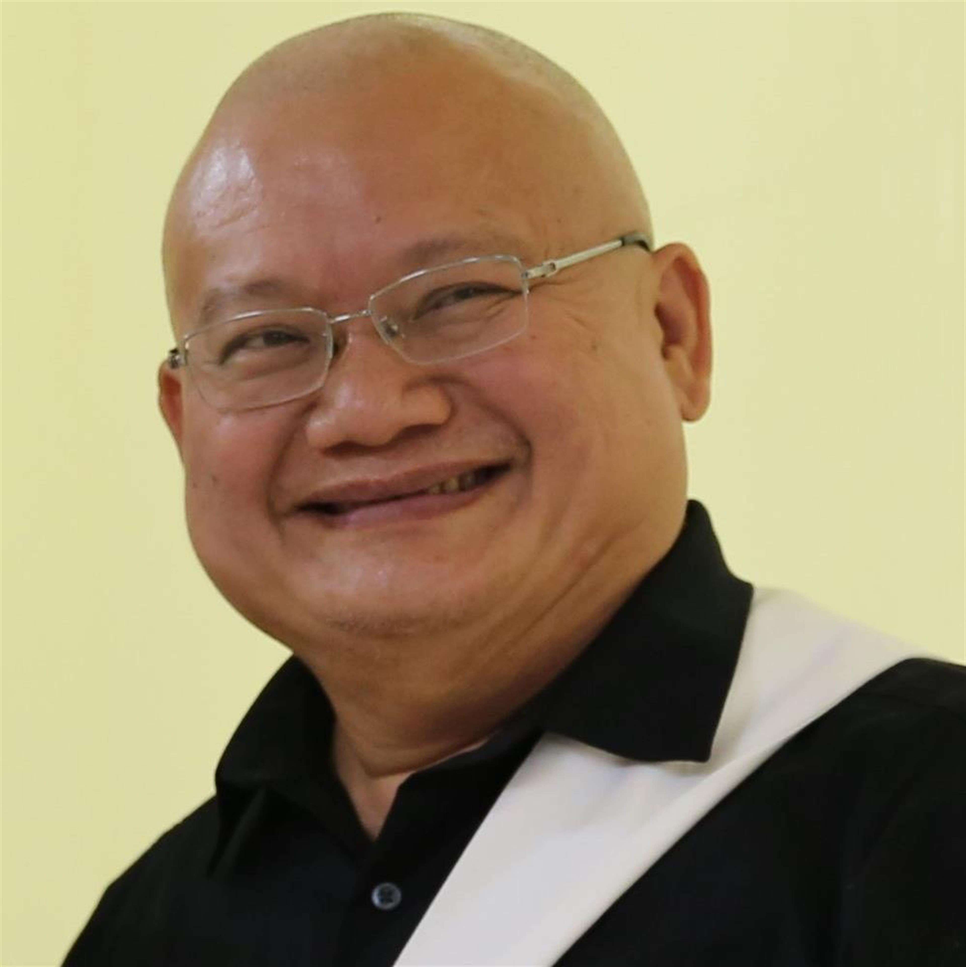Kinh-Luan Danh