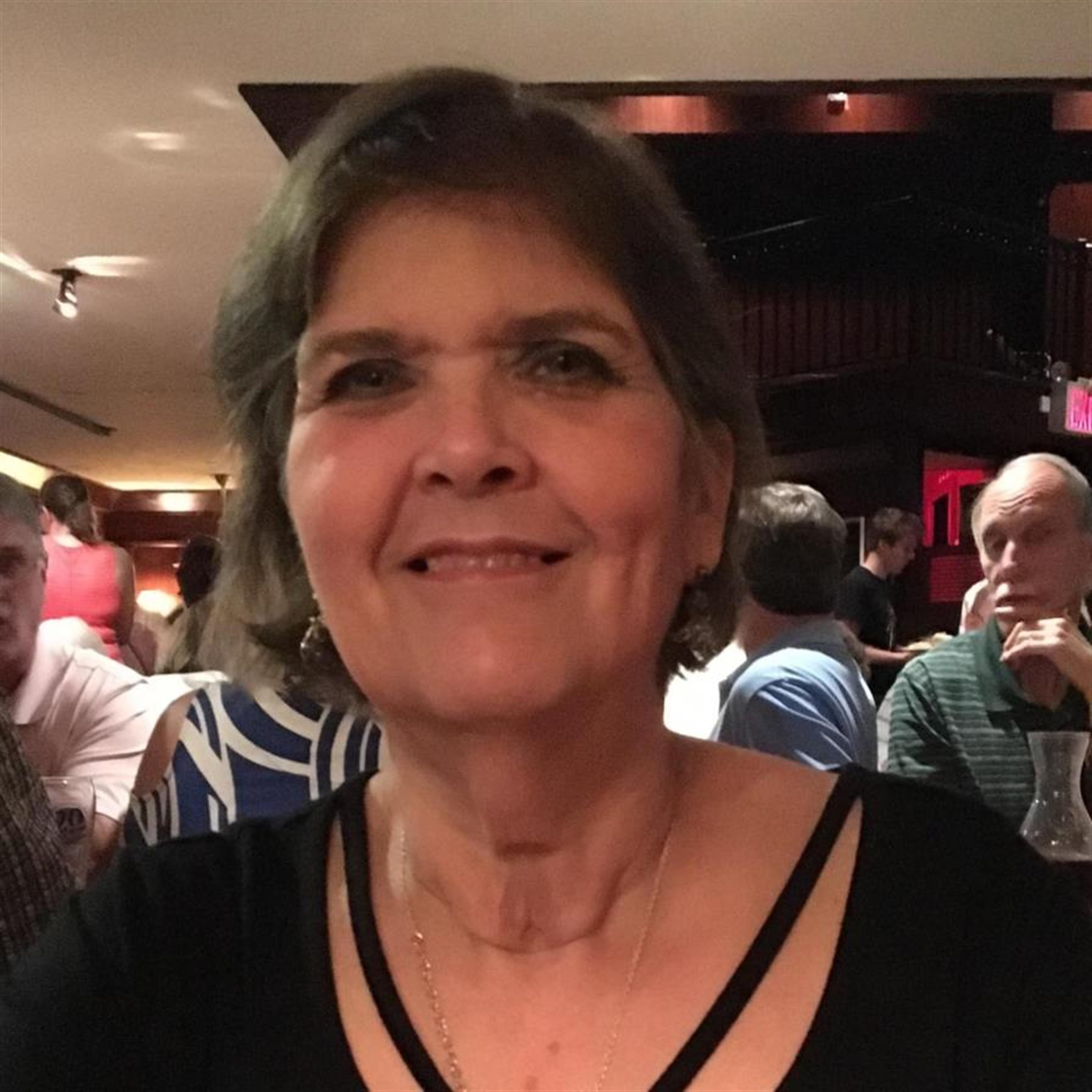 Chari Sue Lynn's obituary picture