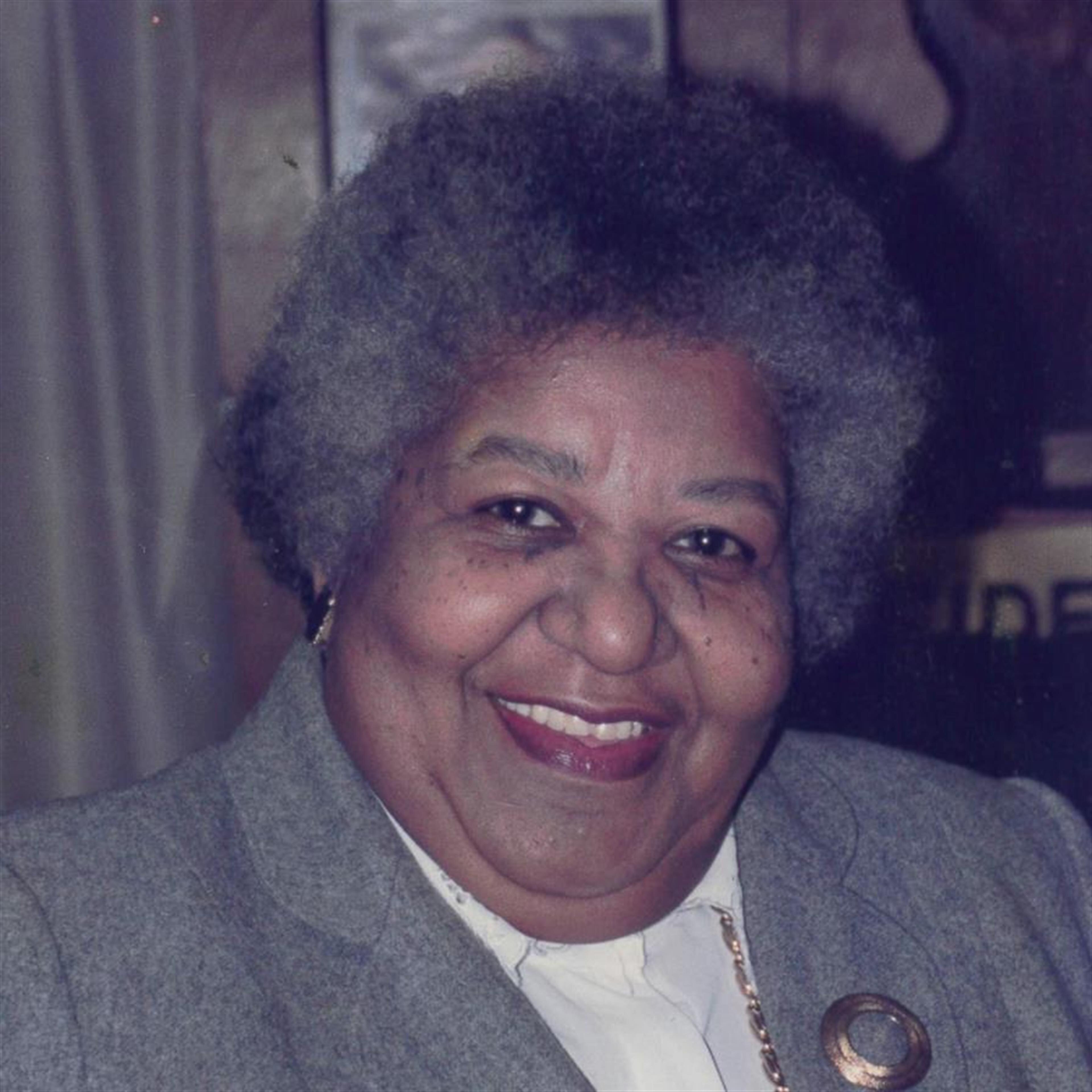 Alva Romaine Handy