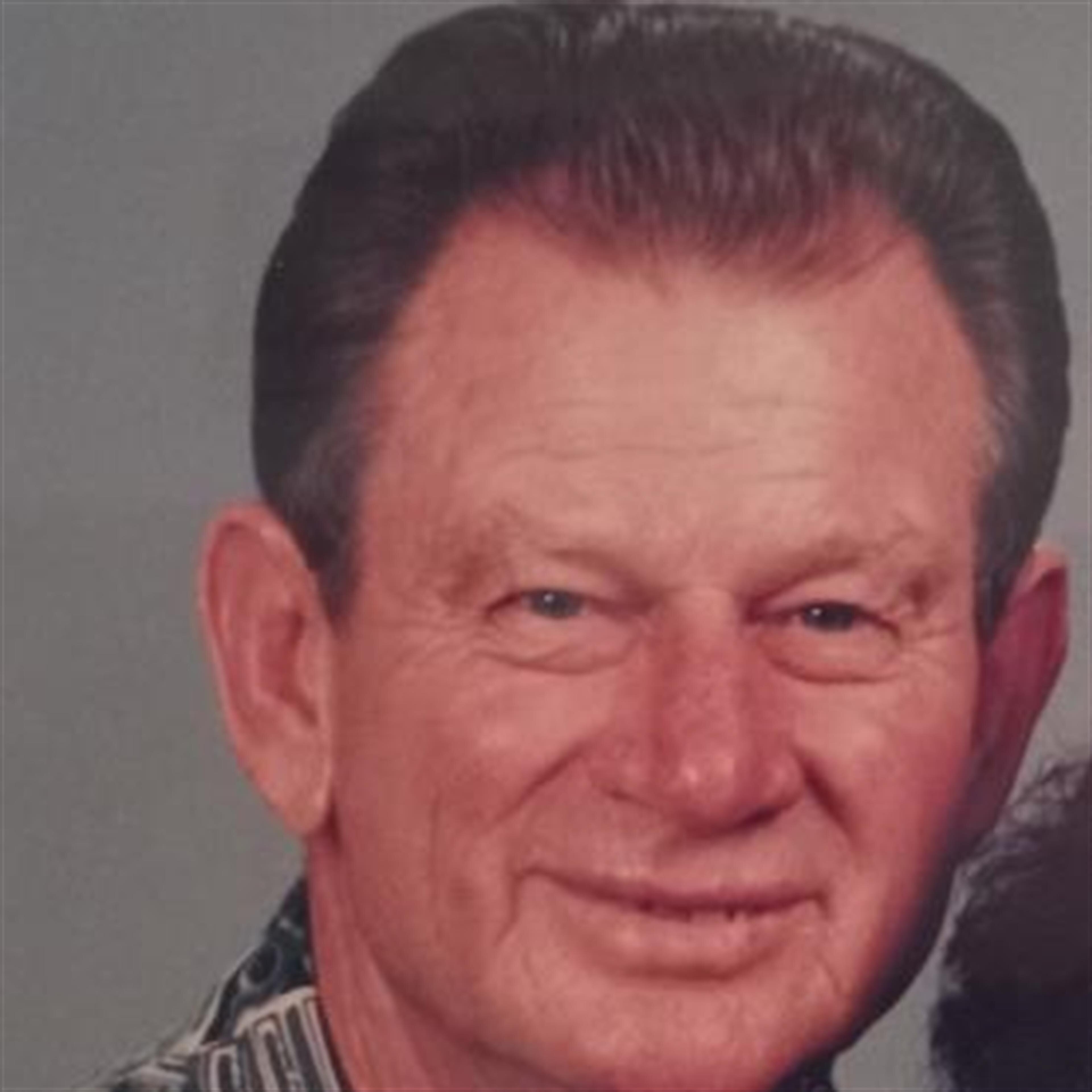 Melvin T Holsapple