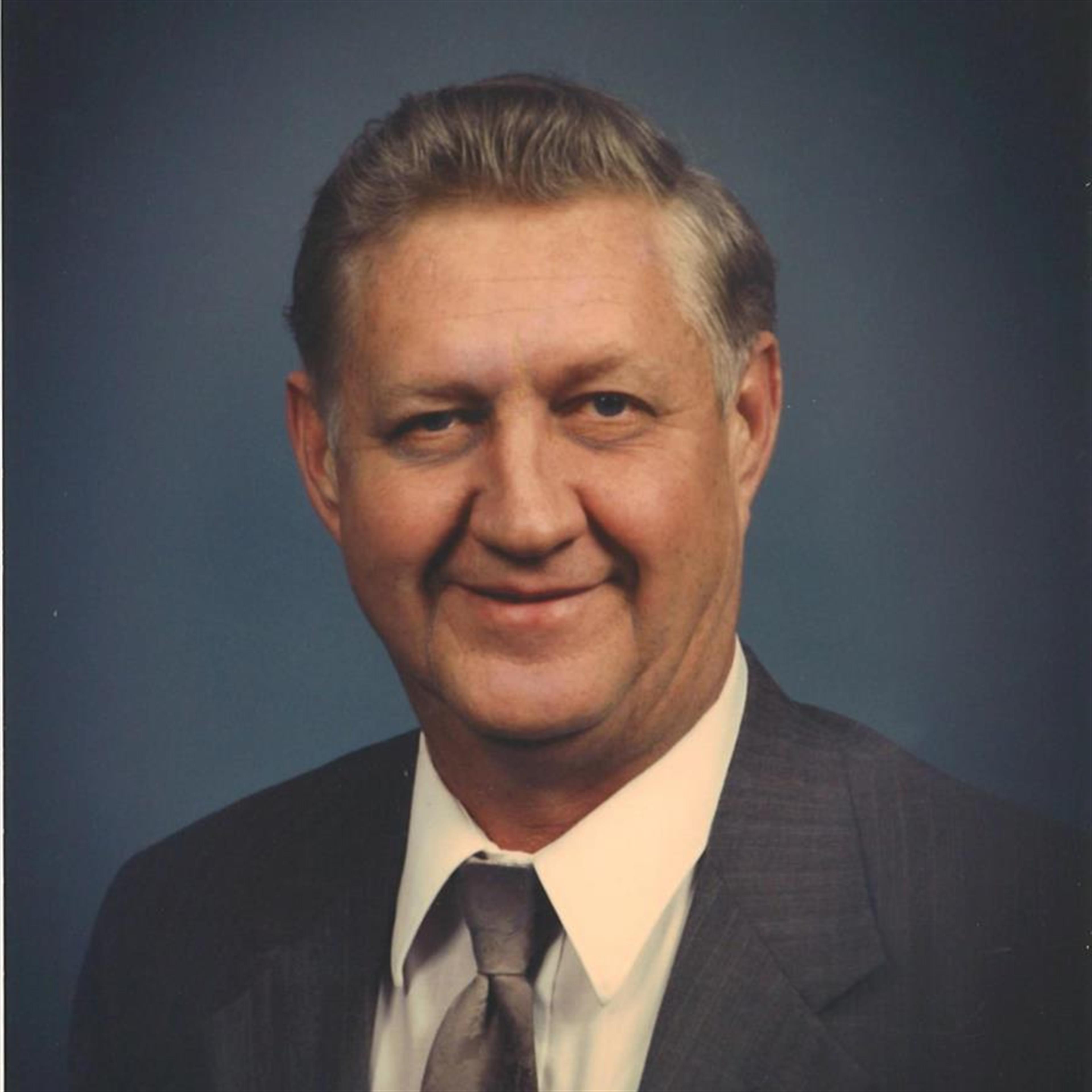 Marvin H. Everding's obituary picture