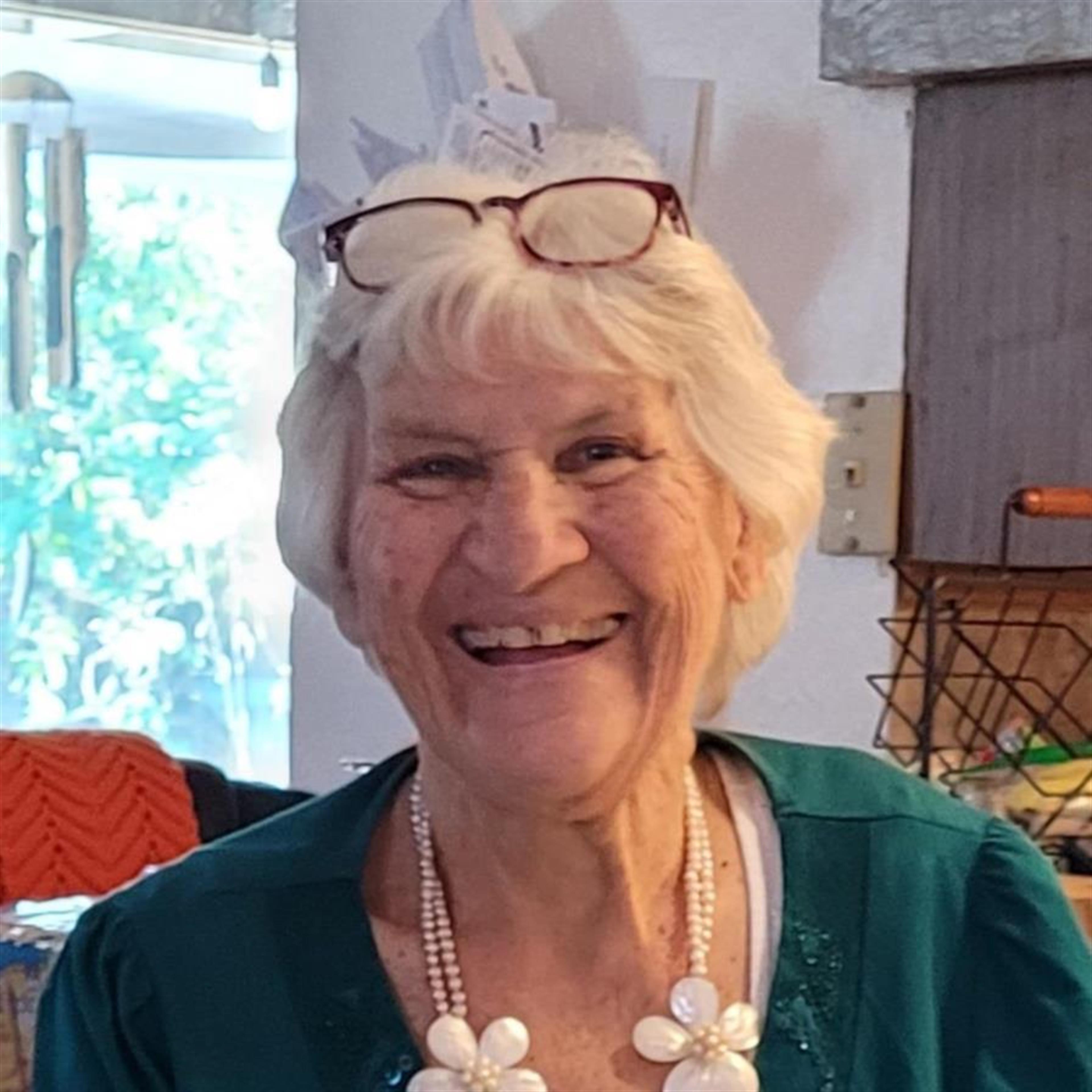 Betti R Keyser