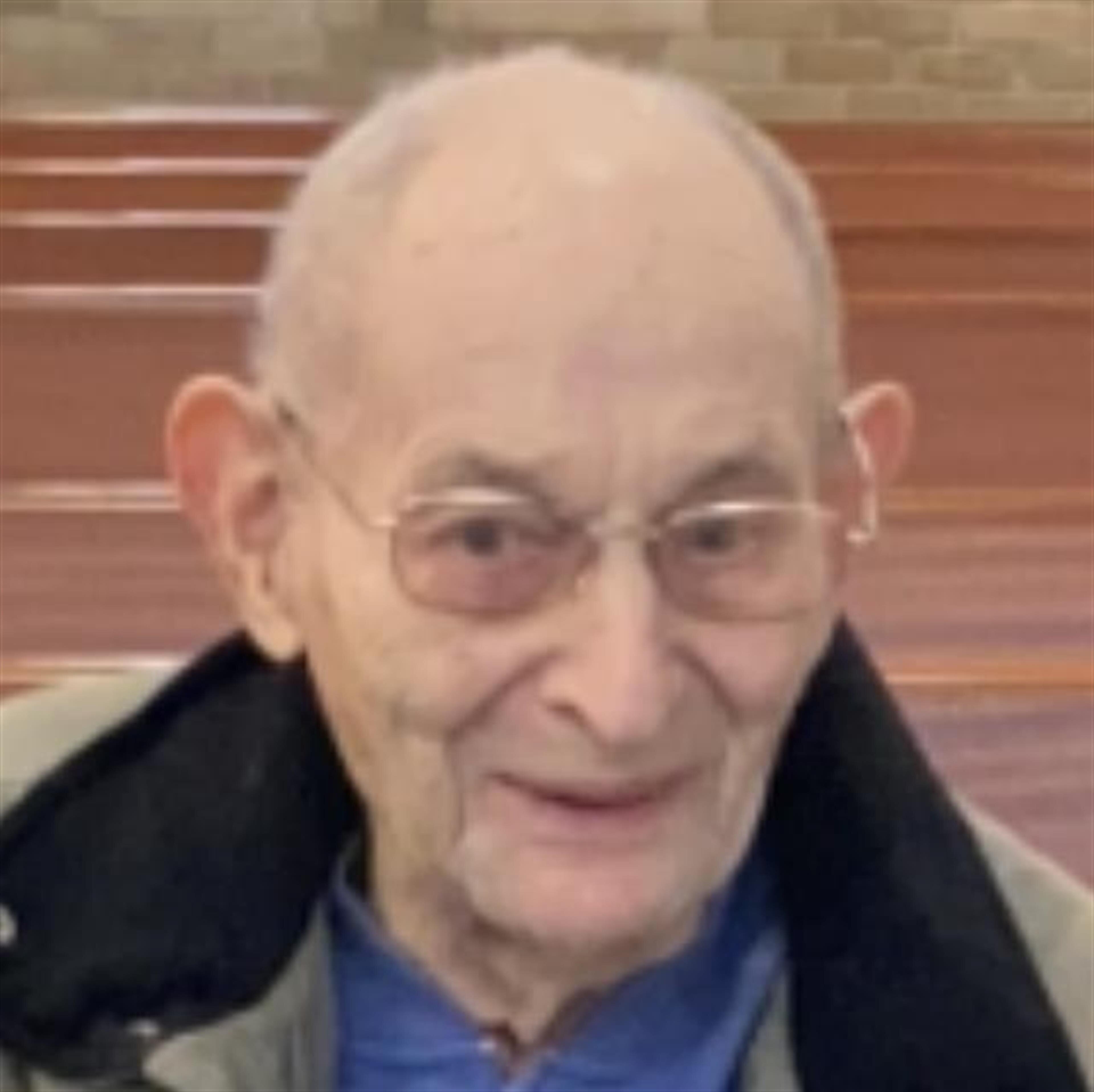 Daniel J Szymanski