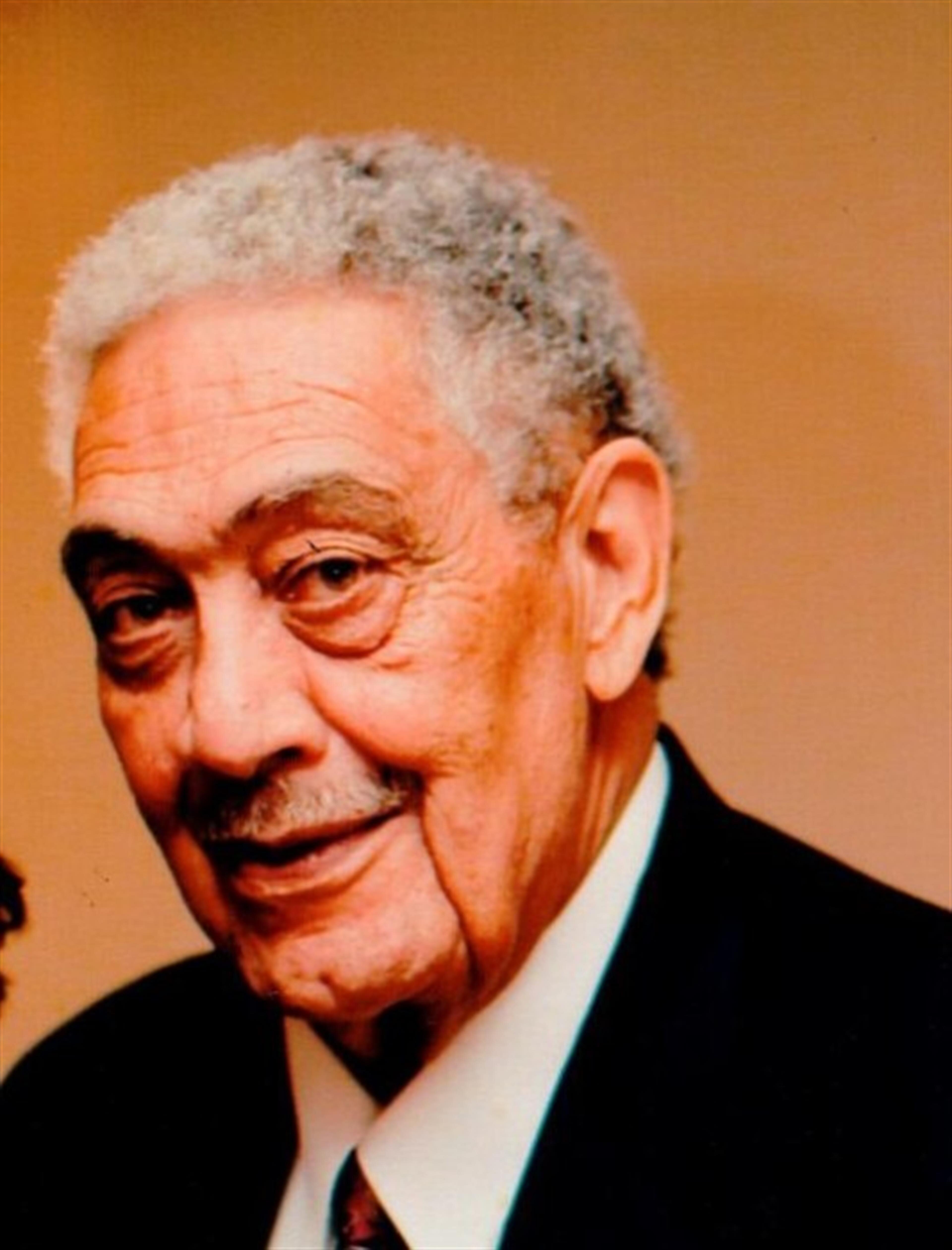 Robert E. Davis Sr.