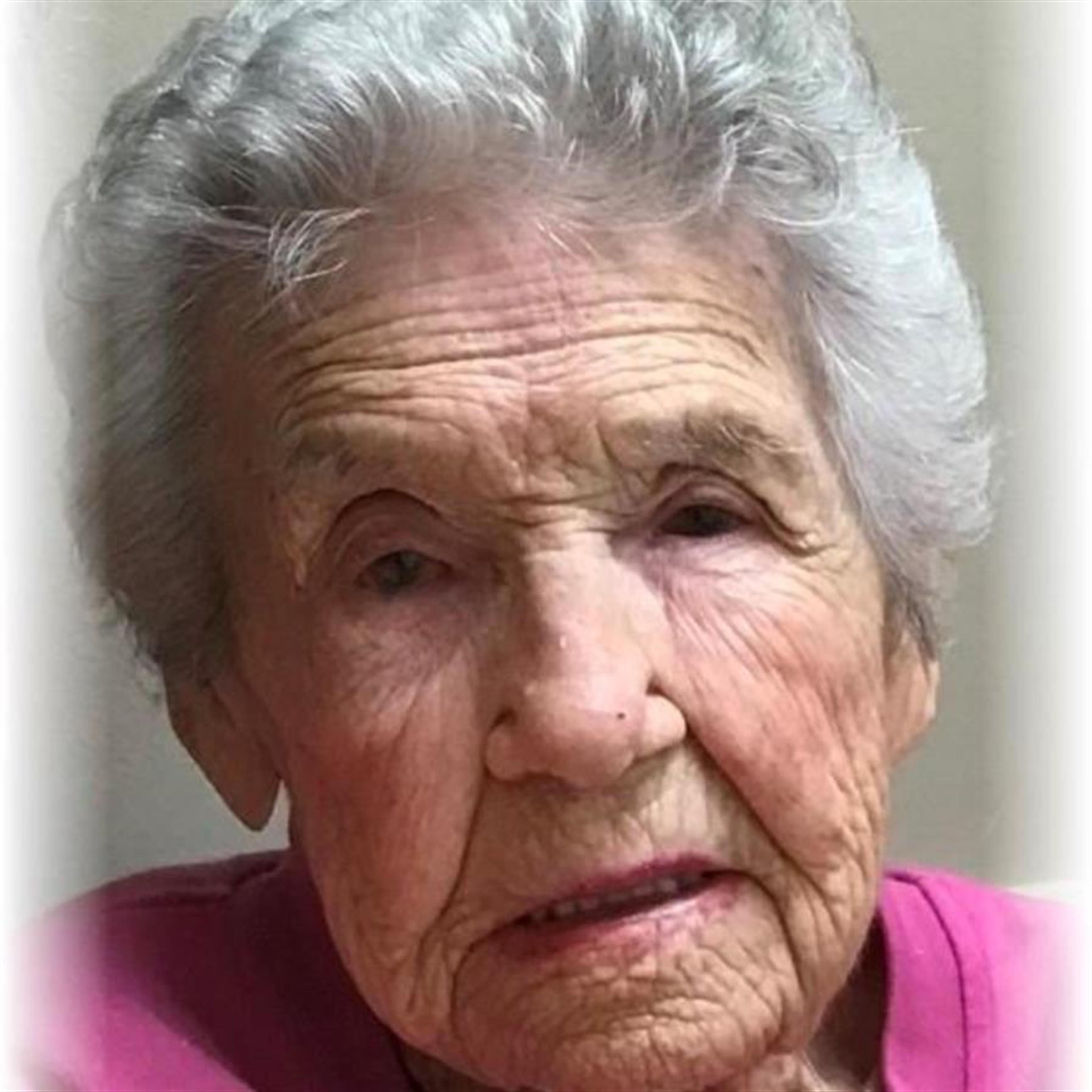 BillieLou Knapp's obituary picture