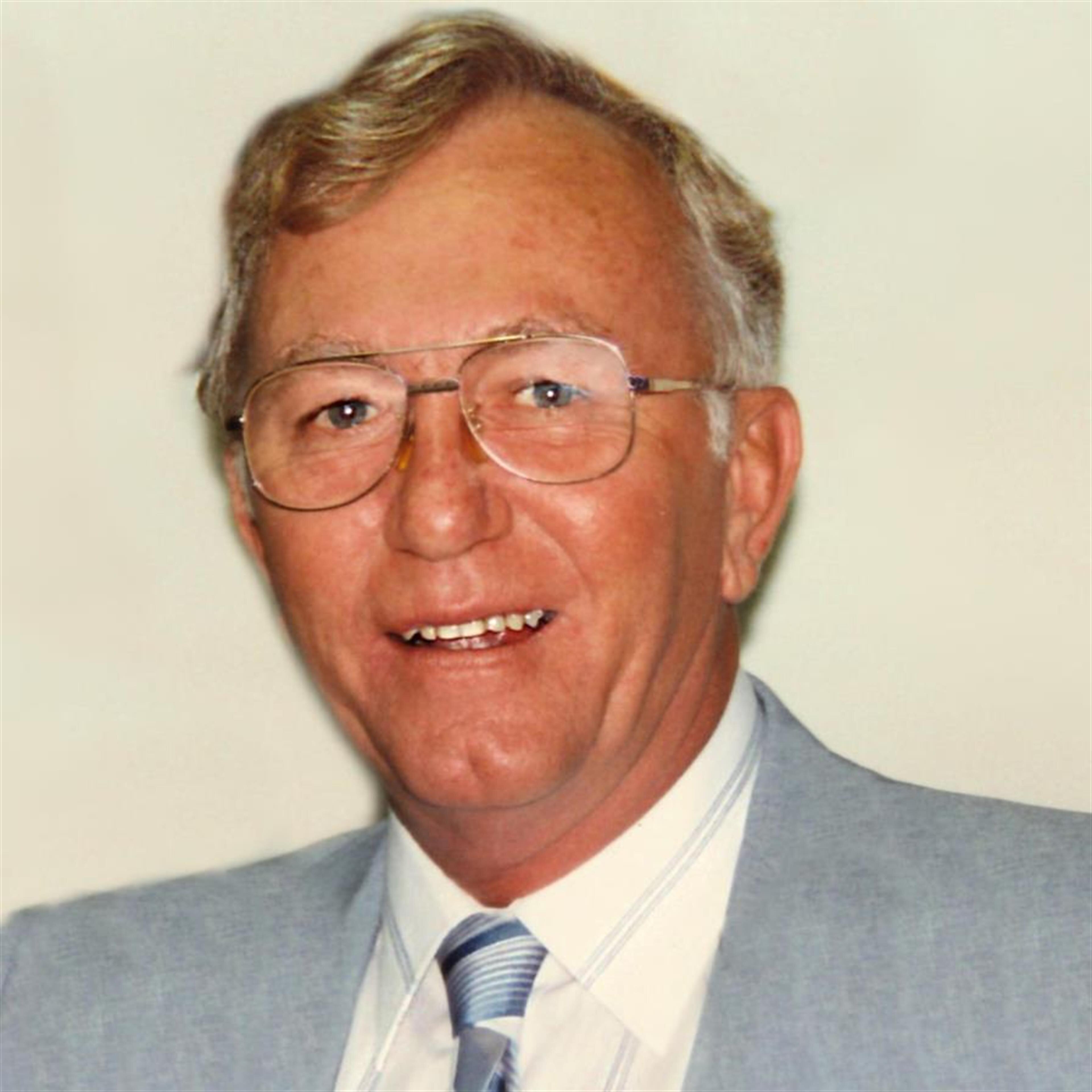 Robert "Bob" L. Richards