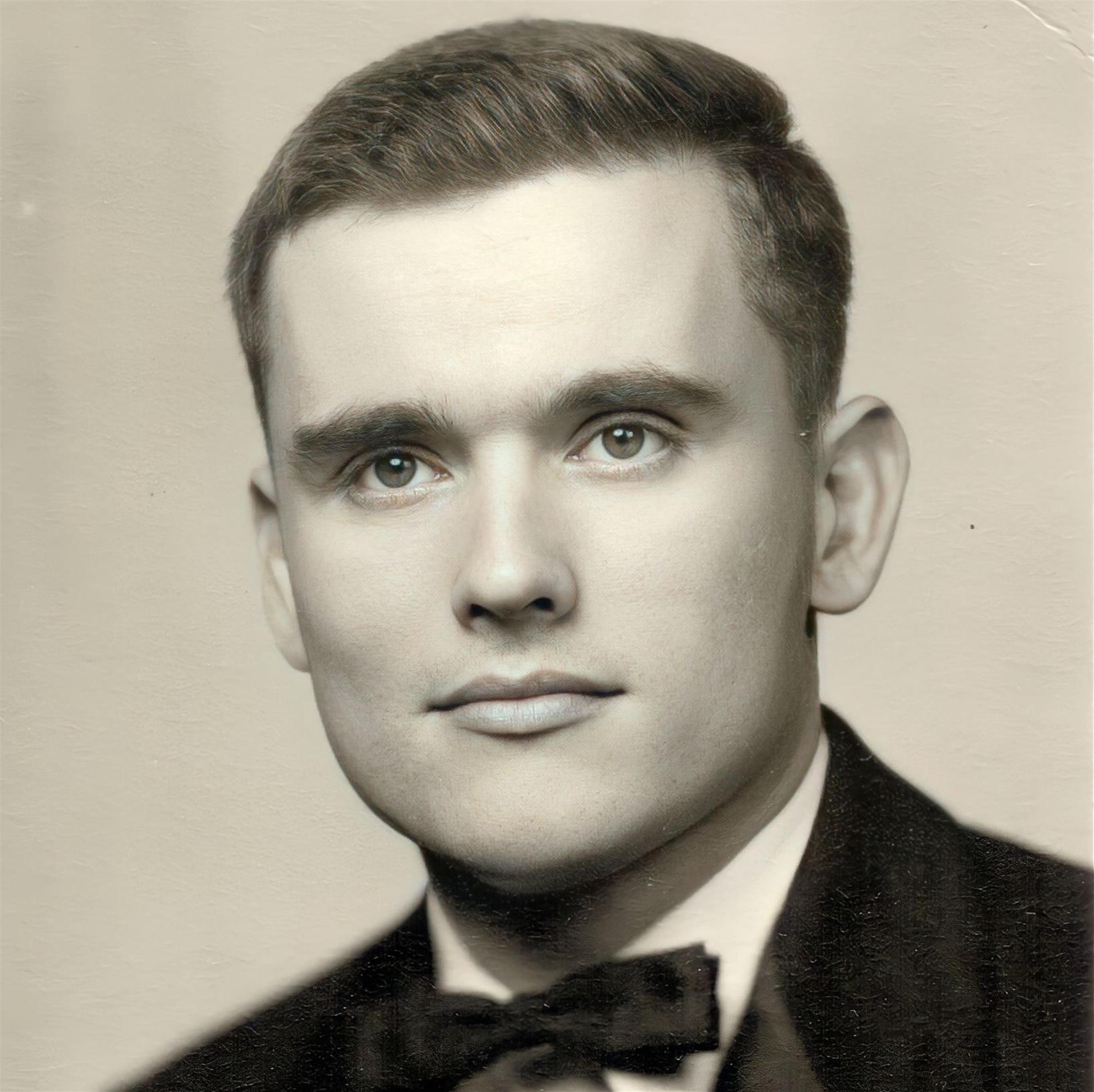William (Bill) Willis