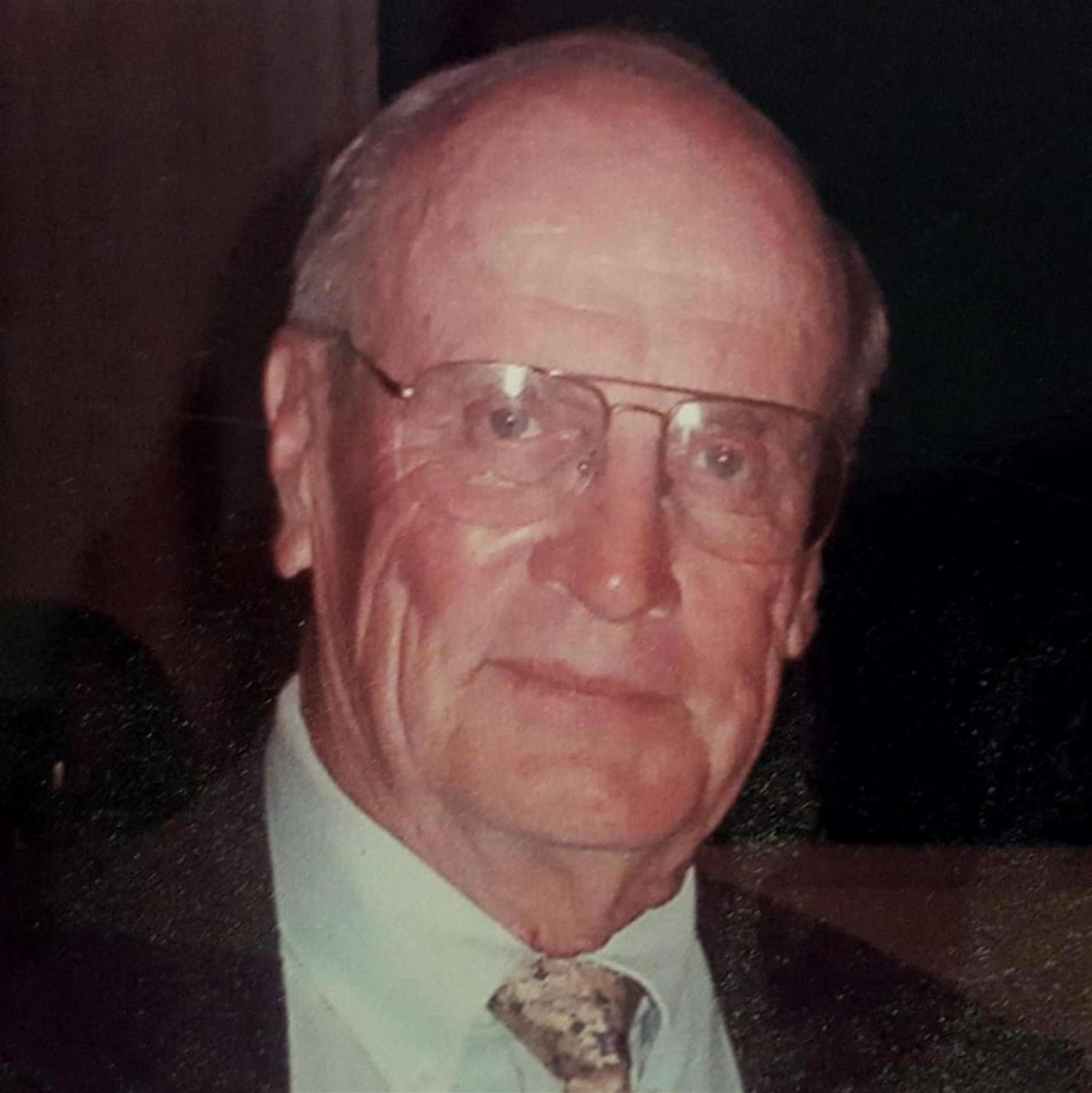 Franklin L. Bay's obituary picture