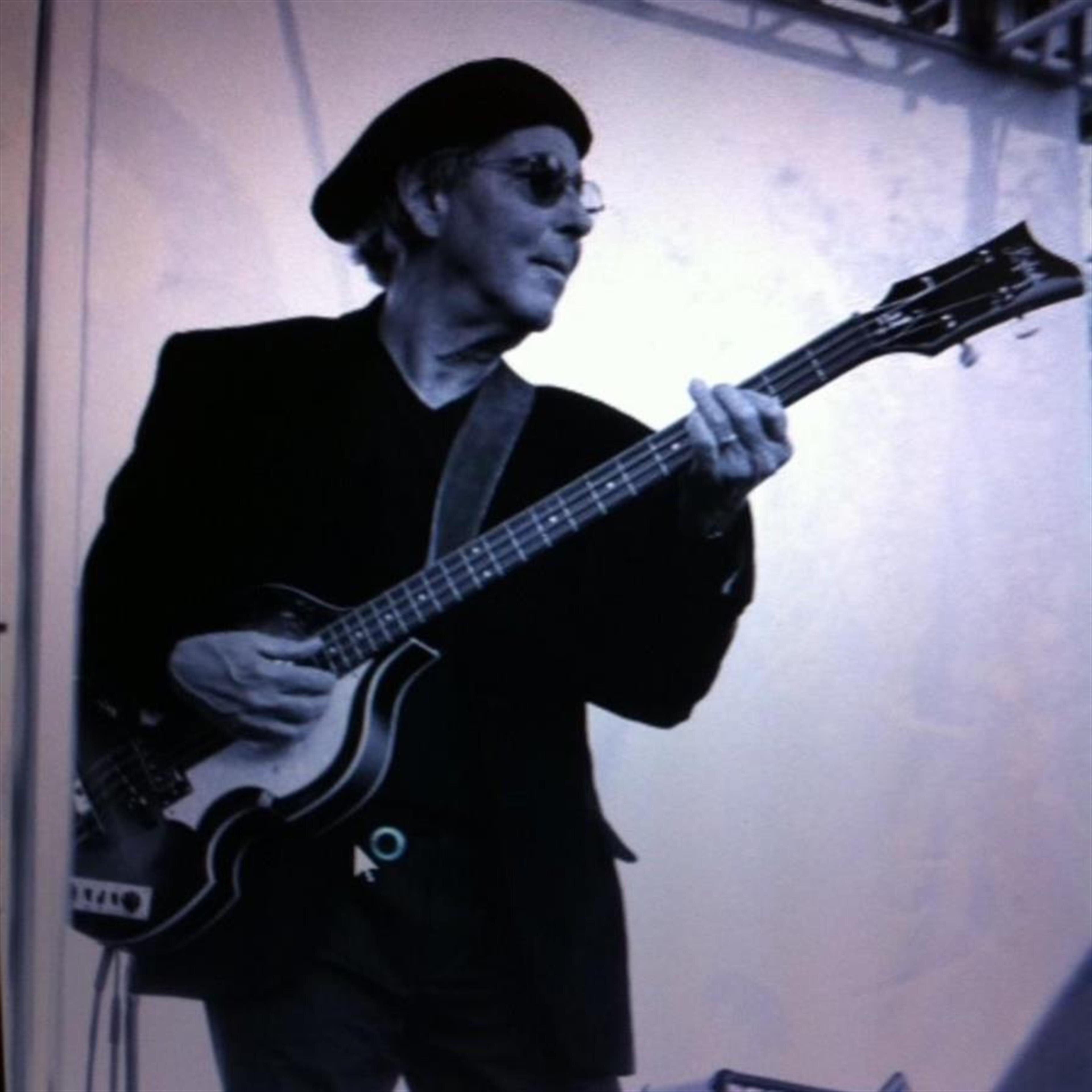 Emilio M Leonard