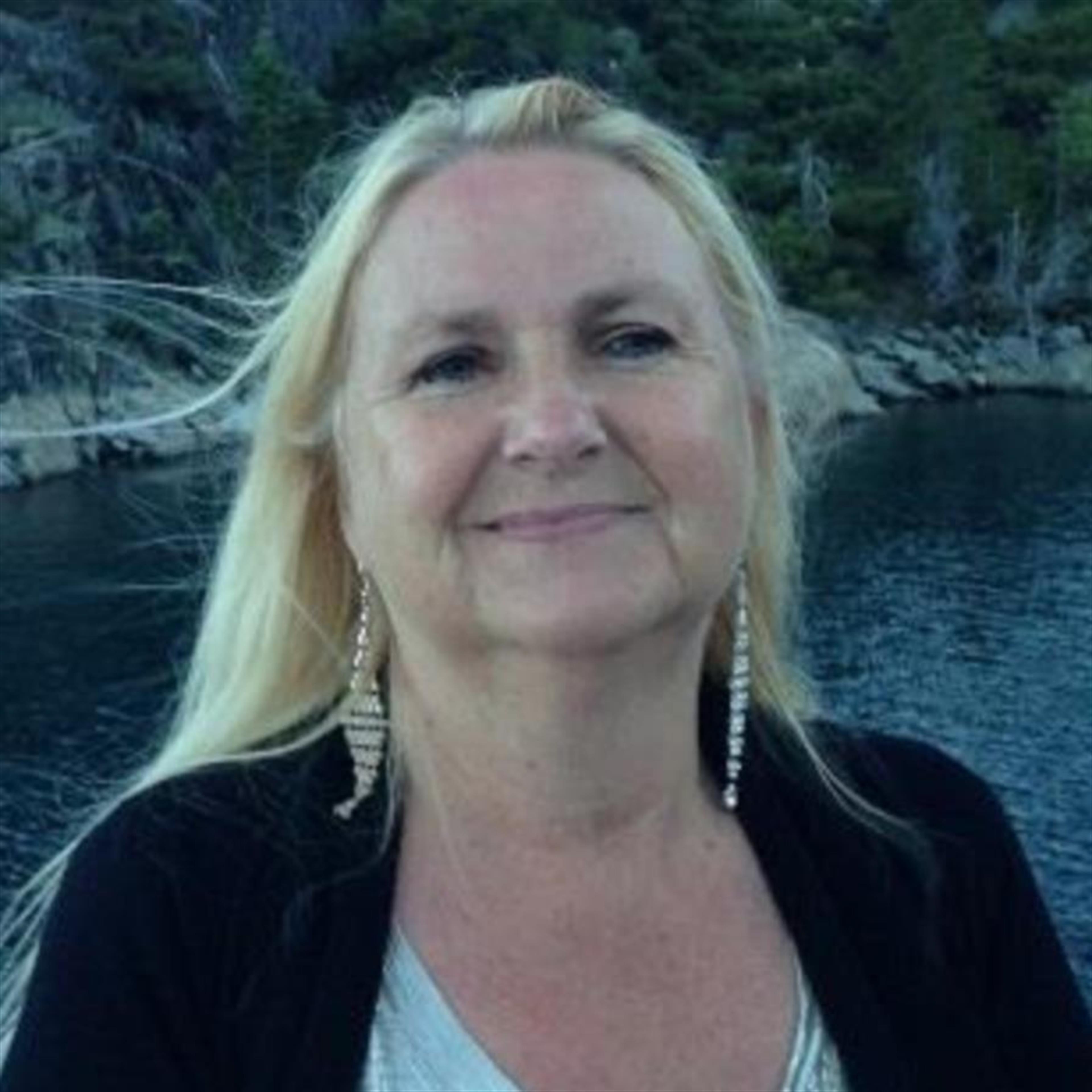 Shirley Carla Claus Cox