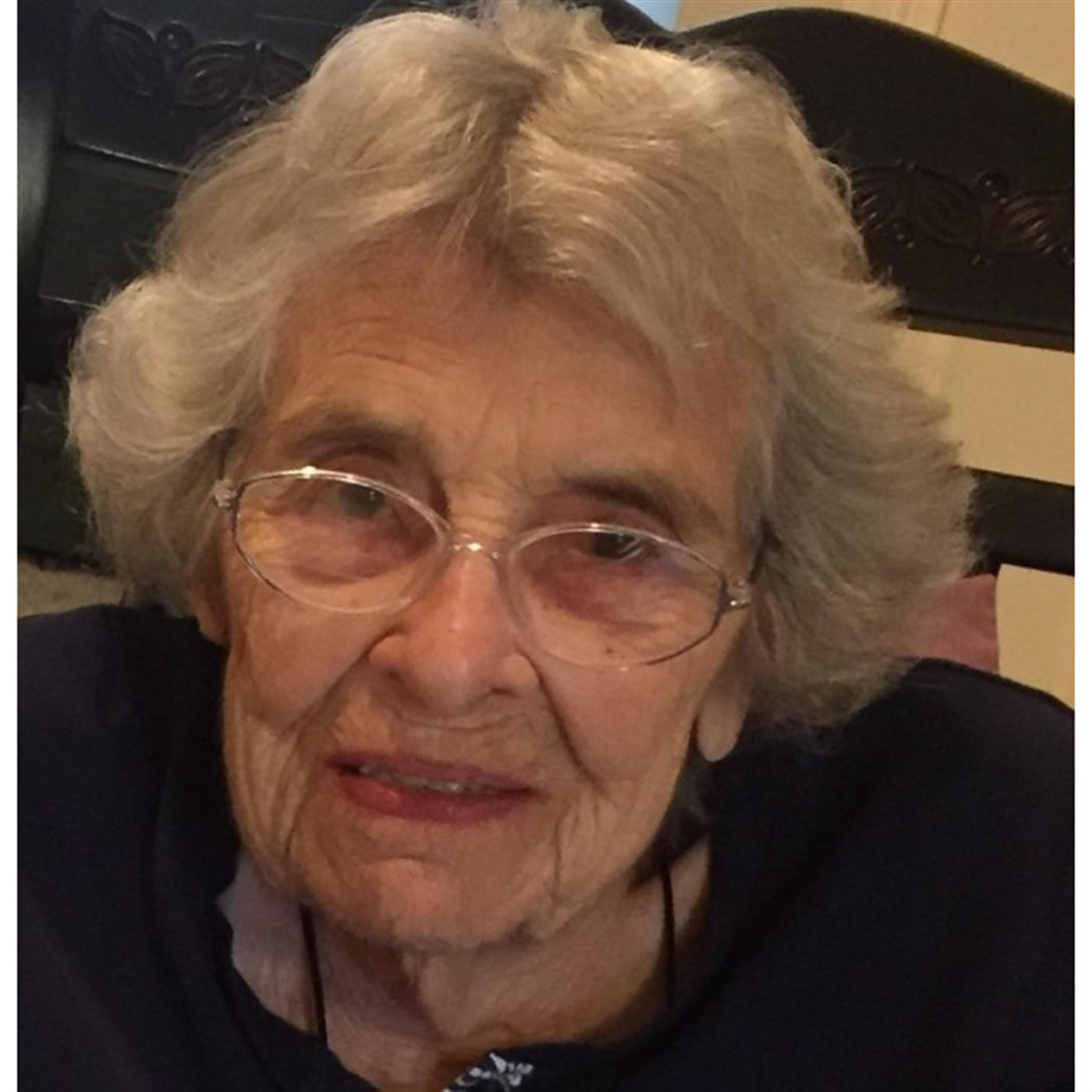 Lillian B Burgess' obituary picture