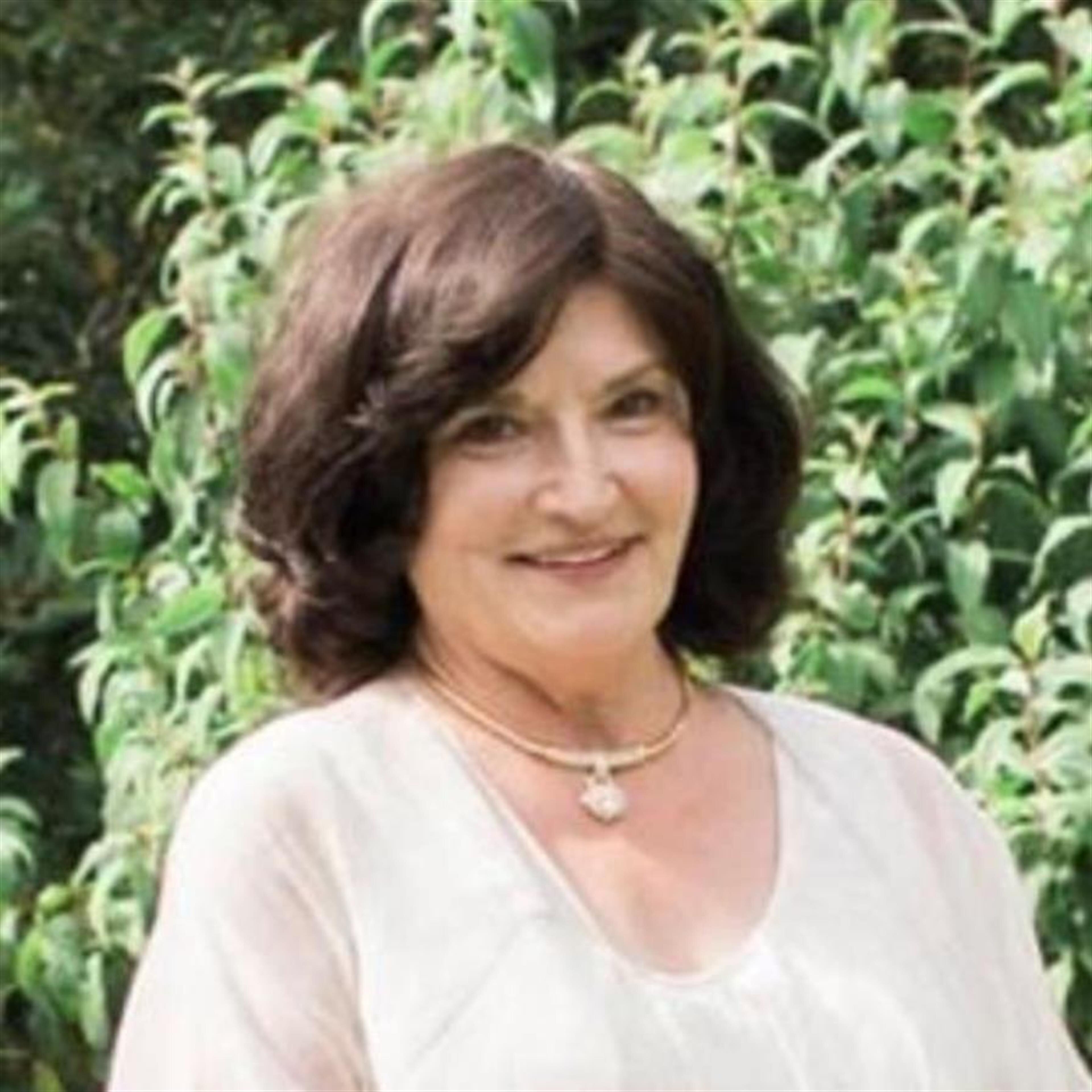 Julia Anton Wiggins