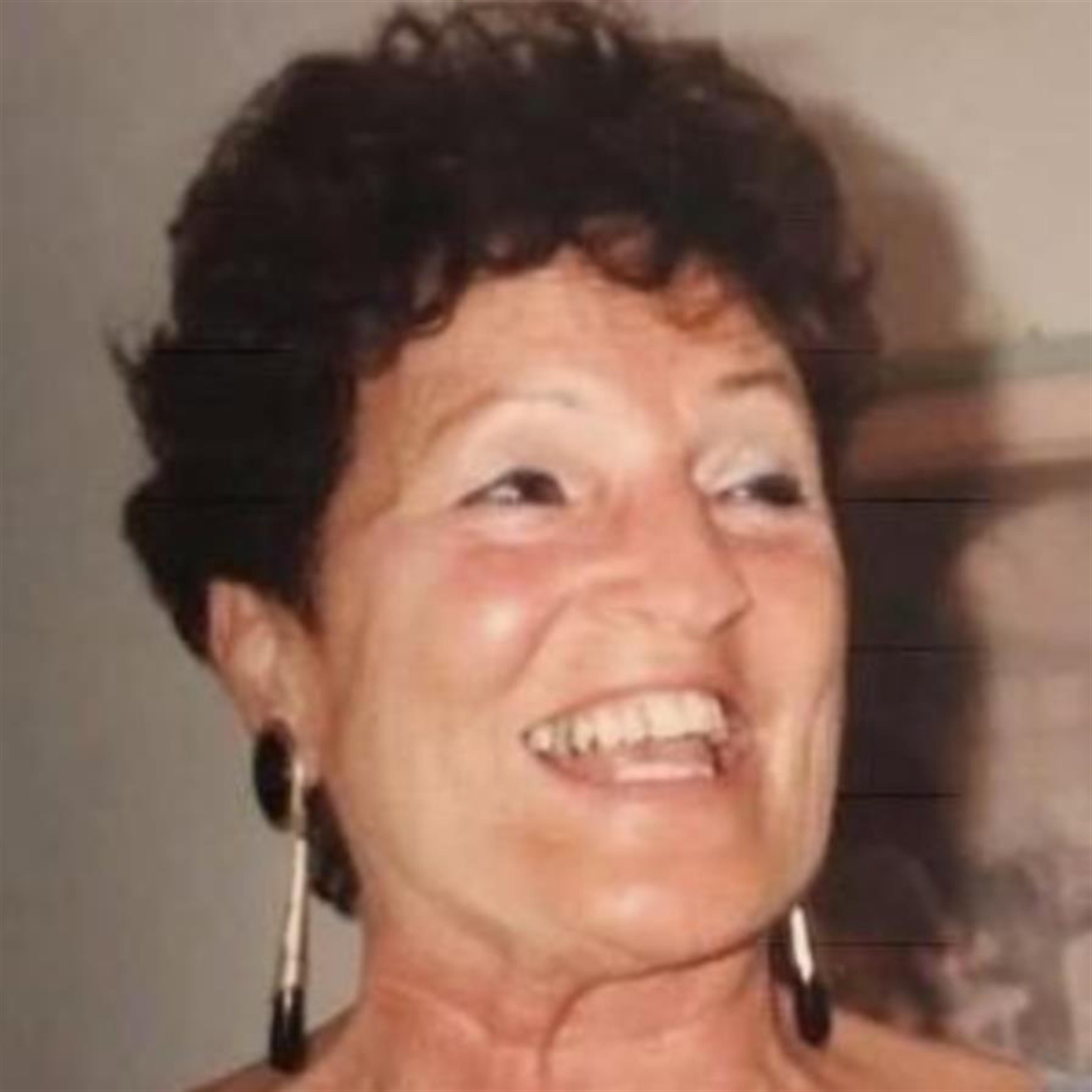 Yolanda (Canestraro) Halpin's obituary picture