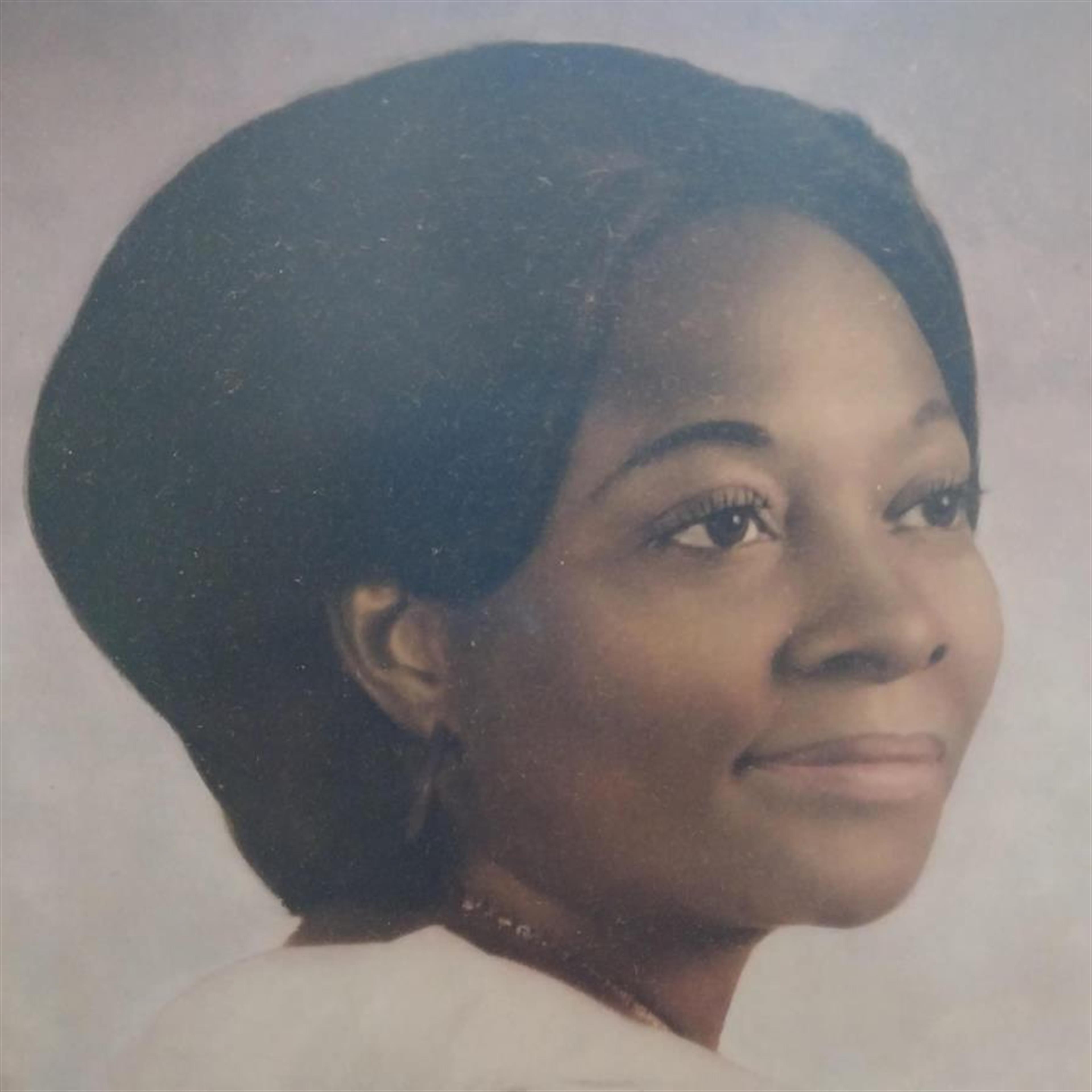 MRS. BETTY LOU HINDS